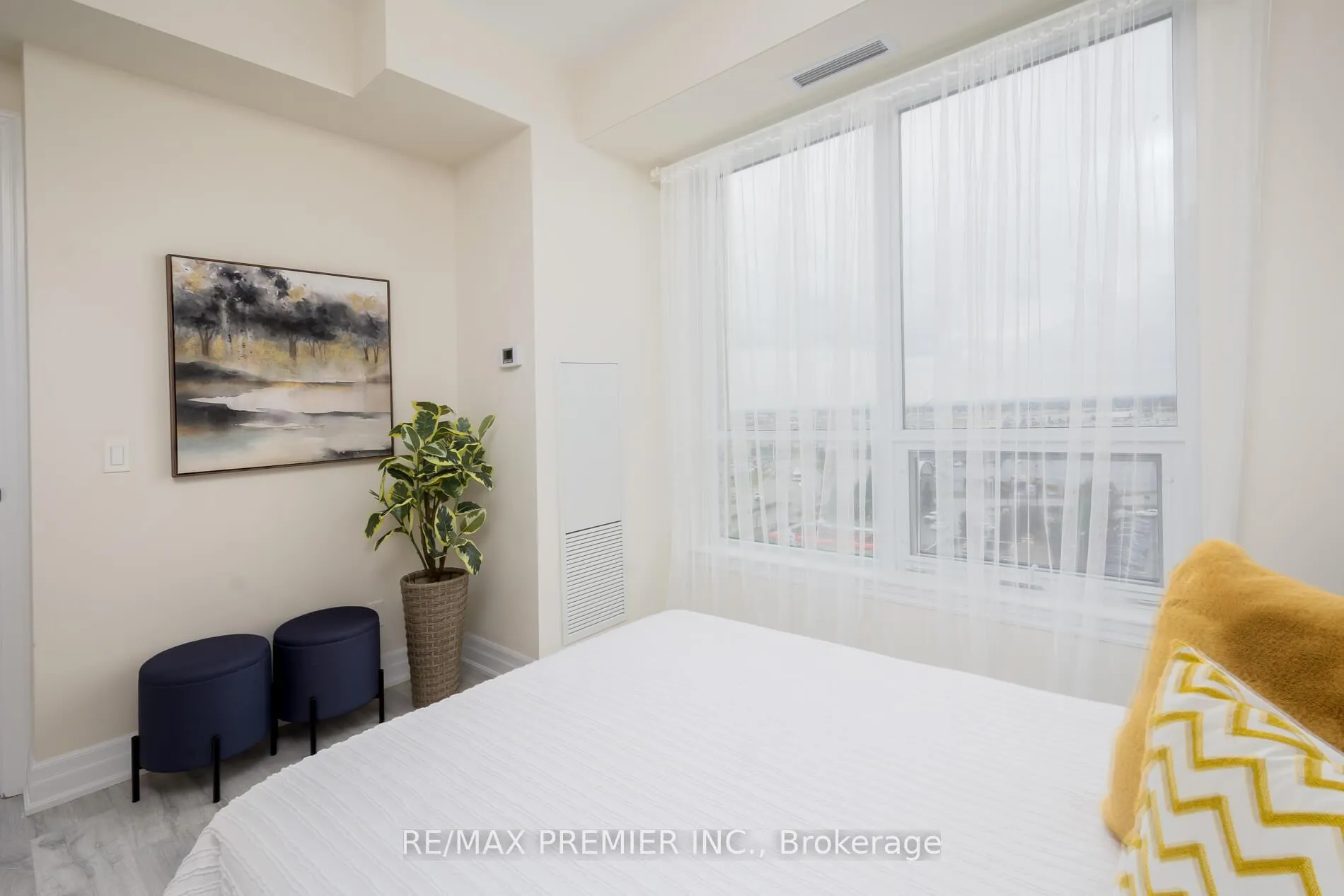 Photo 22 of Unit 909, 9085 Jane Street, Vaughan, Concord — HOMEH