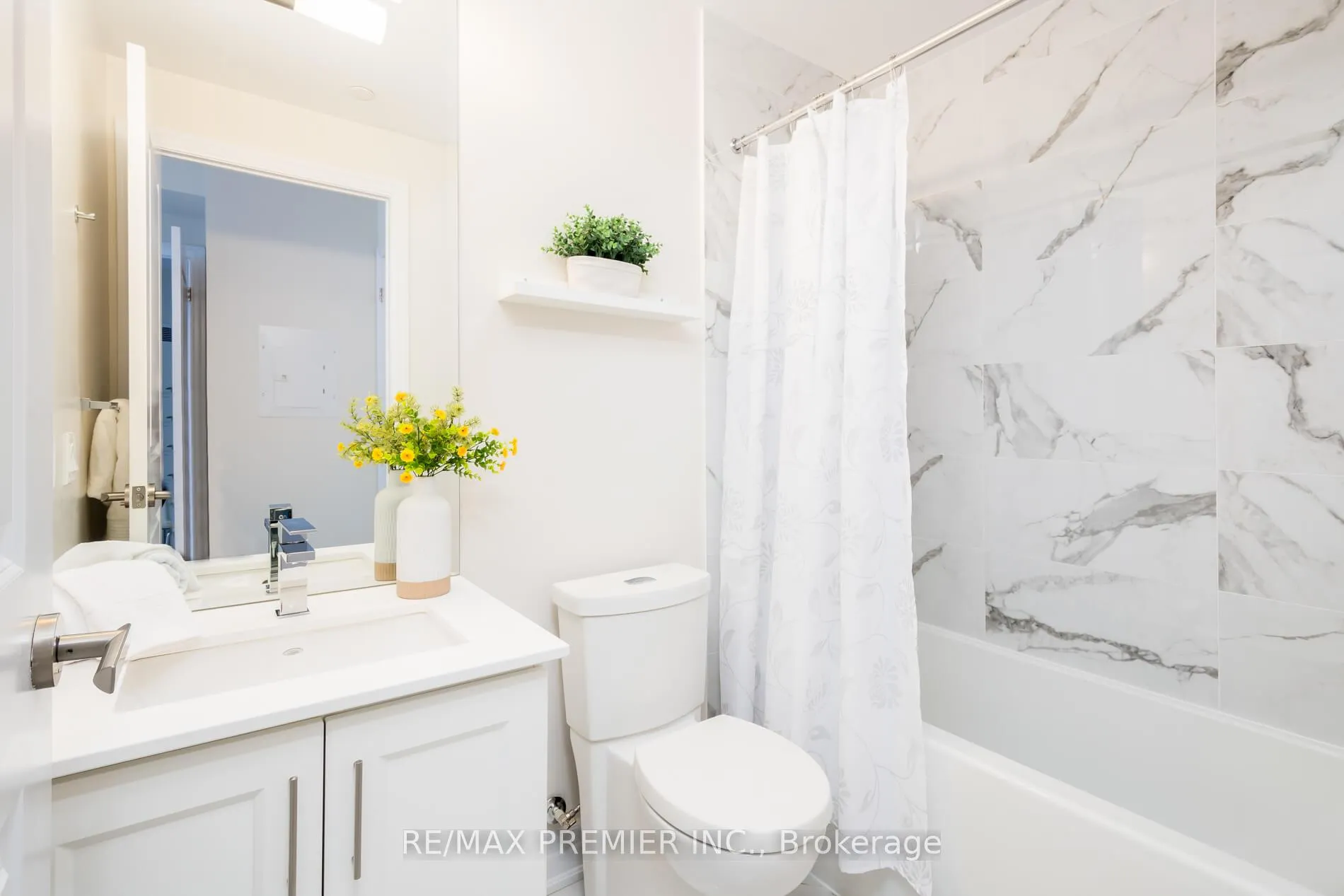 Photo 23 of Unit 909, 9085 Jane Street, Vaughan, Concord — HOMEH