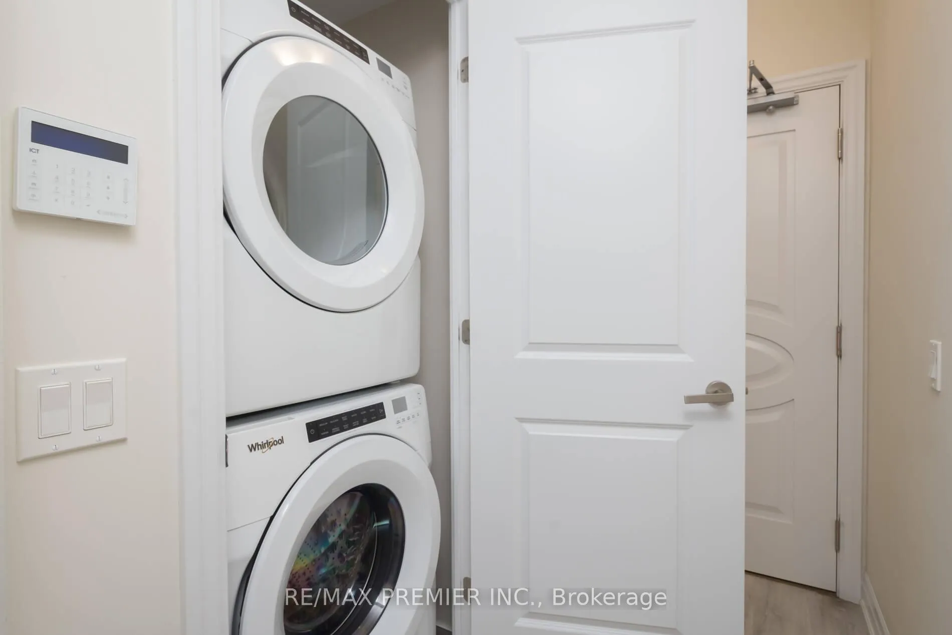 Photo 27 of Unit 909, 9085 Jane Street, Vaughan, Concord — HOMEH