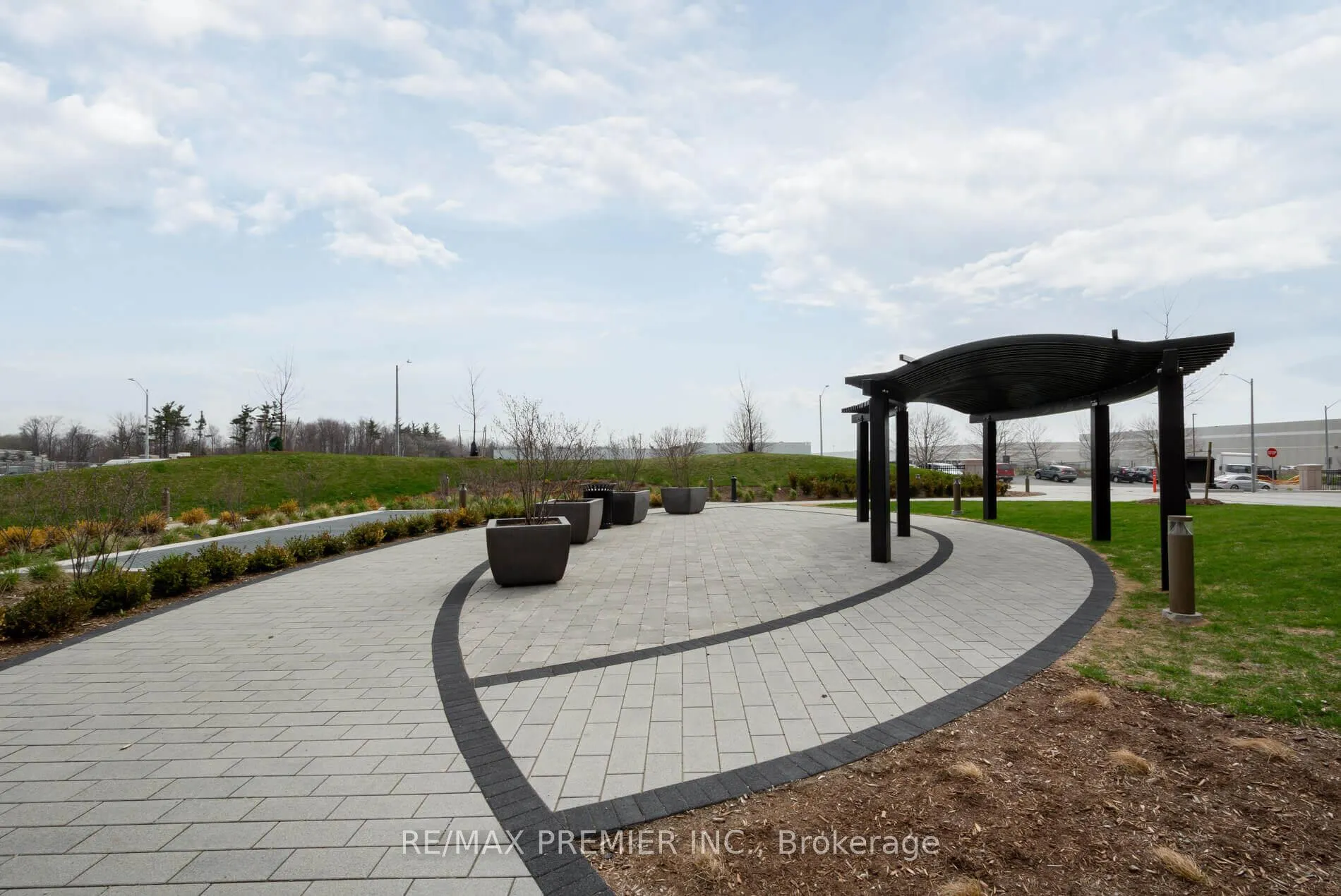 Photo 40 of Unit 909, 9085 Jane Street, Vaughan, Concord — HOMEH
