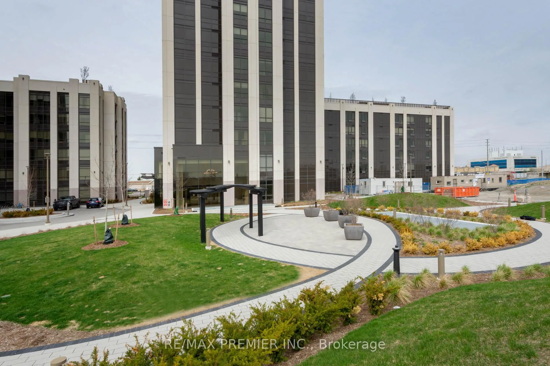 Photo 41 of Unit 909, 9085 Jane Street, Vaughan, Concord — HOMEH