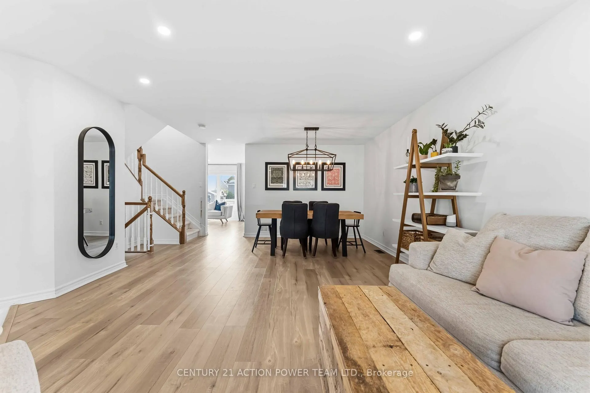 Photo 4 of 305 Sarabella Street, Ottawa, Avalon East — HOMEH