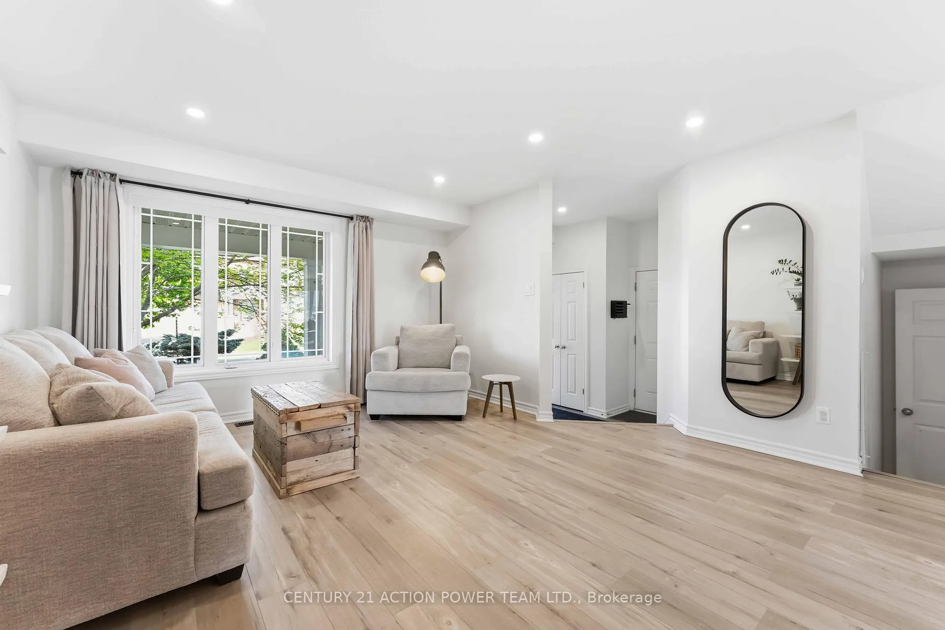 Photo 6 of 305 Sarabella Street, Ottawa, Avalon East — HOMEH