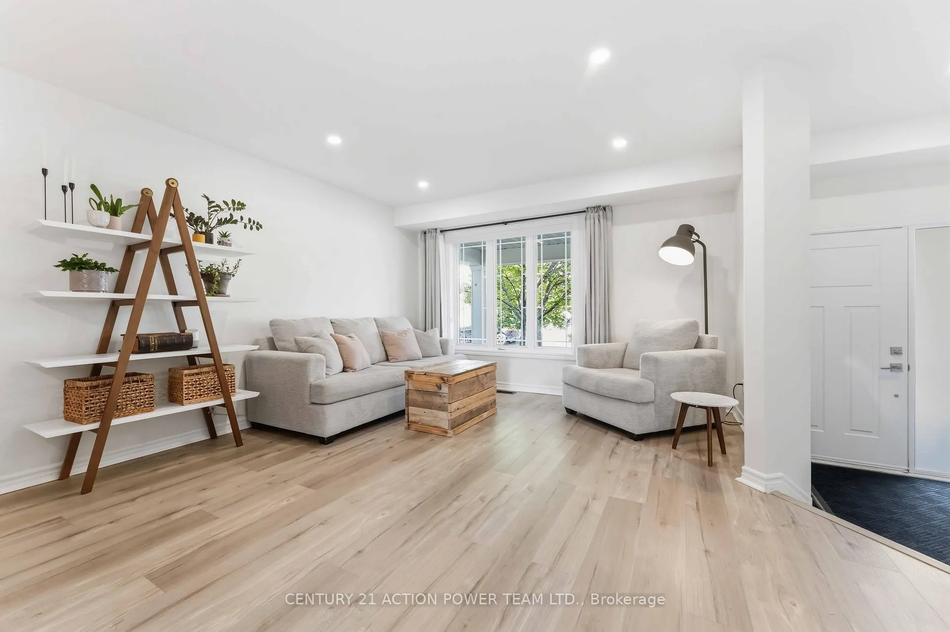 Photo 7 of 305 Sarabella Street, Ottawa, Avalon East — HOMEH