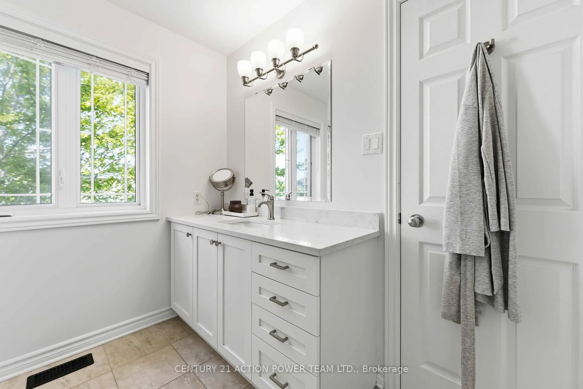 Photo 29 of 305 Sarabella Street, Ottawa, Avalon East — HOMEH