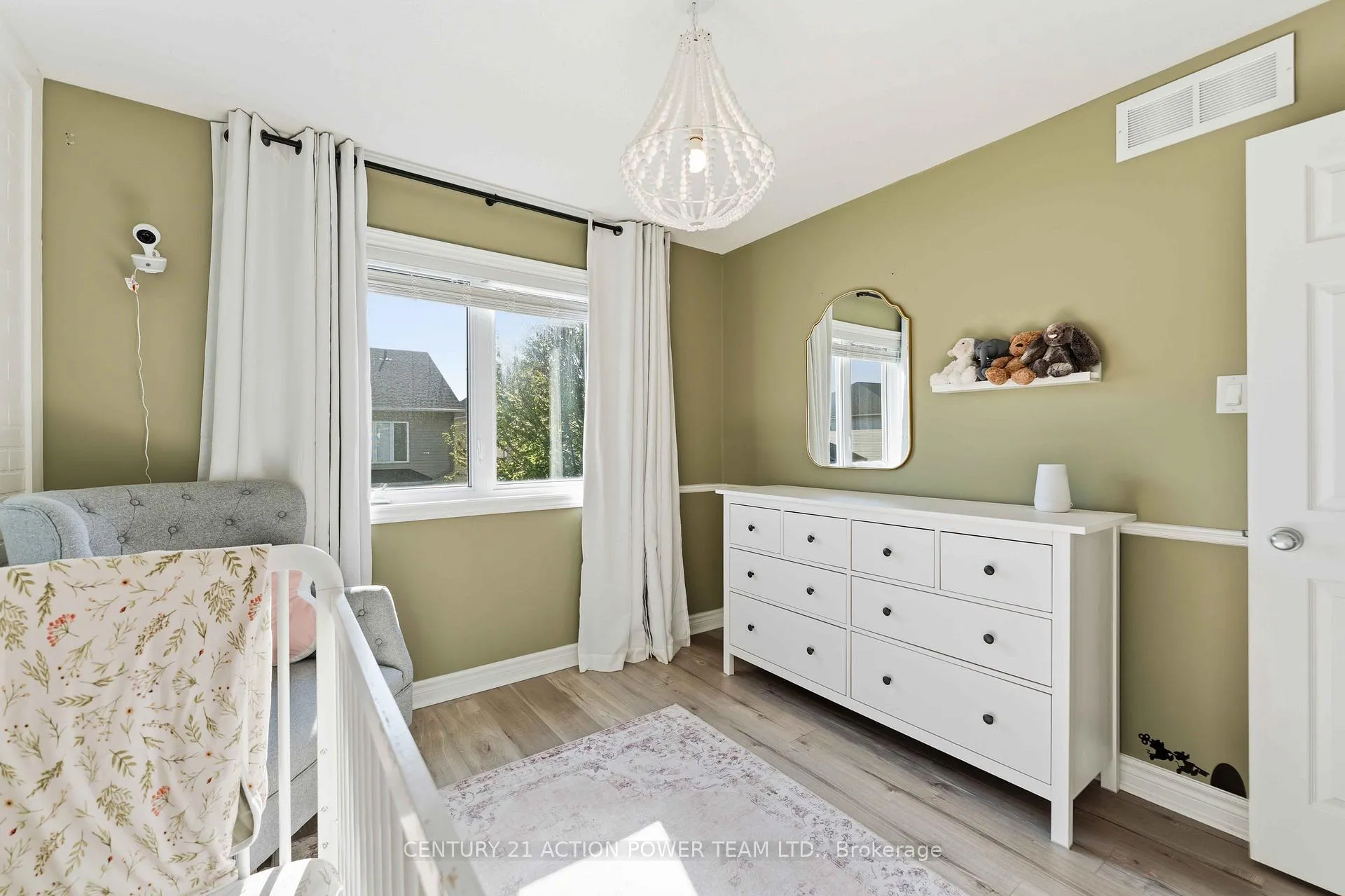 Photo 33 of 305 Sarabella Street, Ottawa, Avalon East — HOMEH