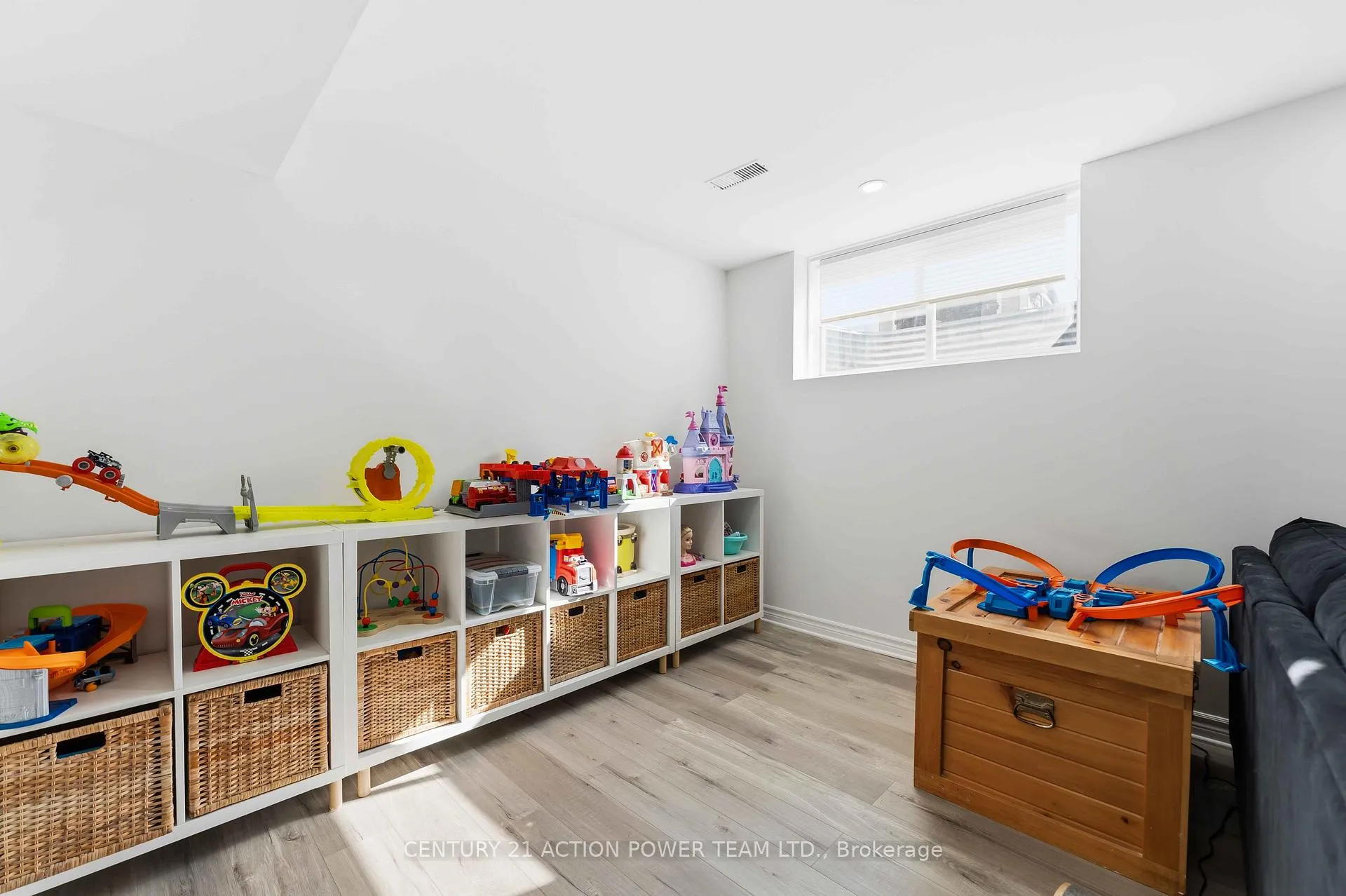 Photo 39 of 305 Sarabella Street, Ottawa, Avalon East — HOMEH