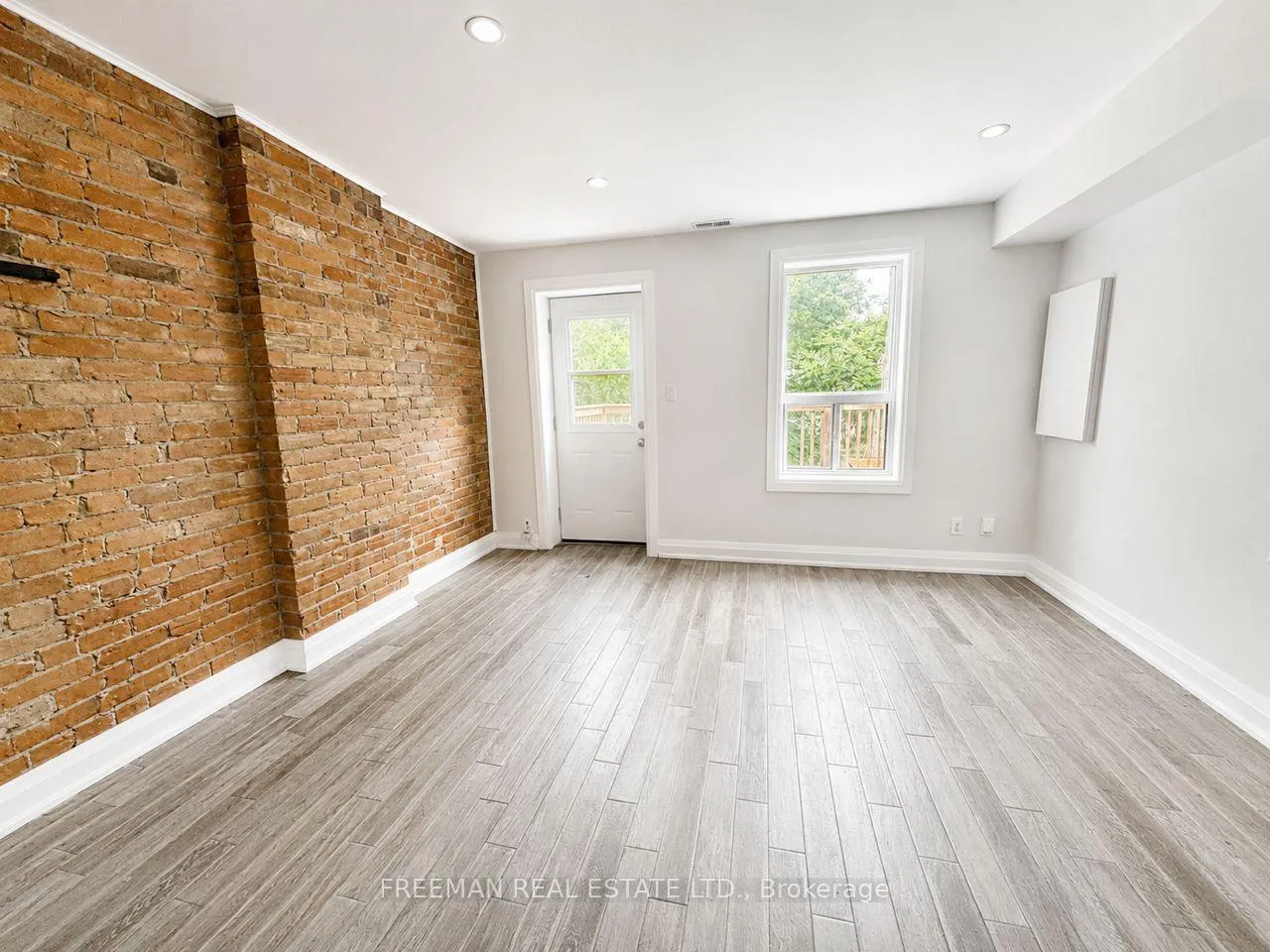Photo 2 of Unit Upper, 342 Howland Avenue, Toronto, The Annex — HOMEH