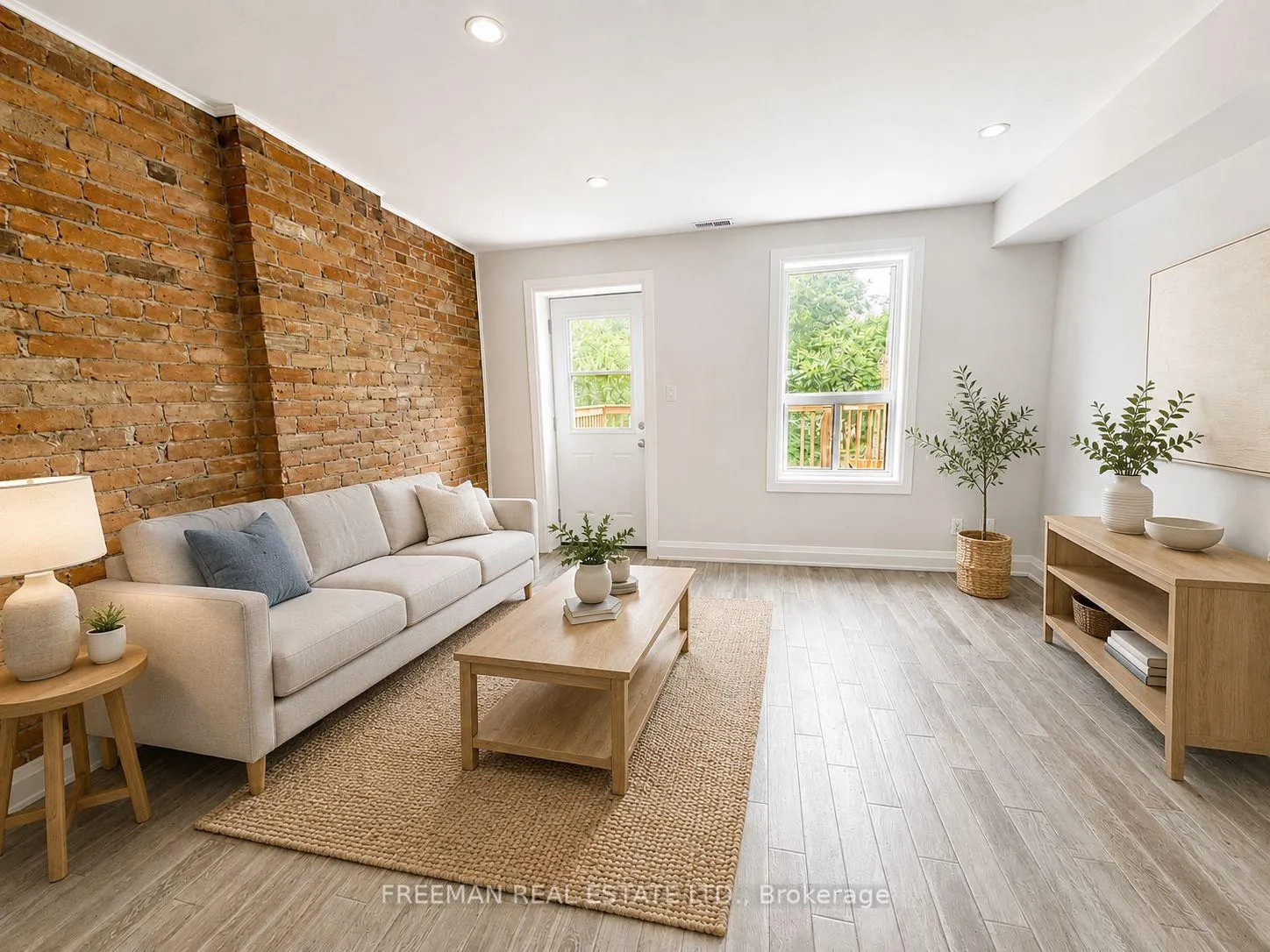Photo 3 of Unit Upper, 342 Howland Avenue, Toronto, The Annex — HOMEH