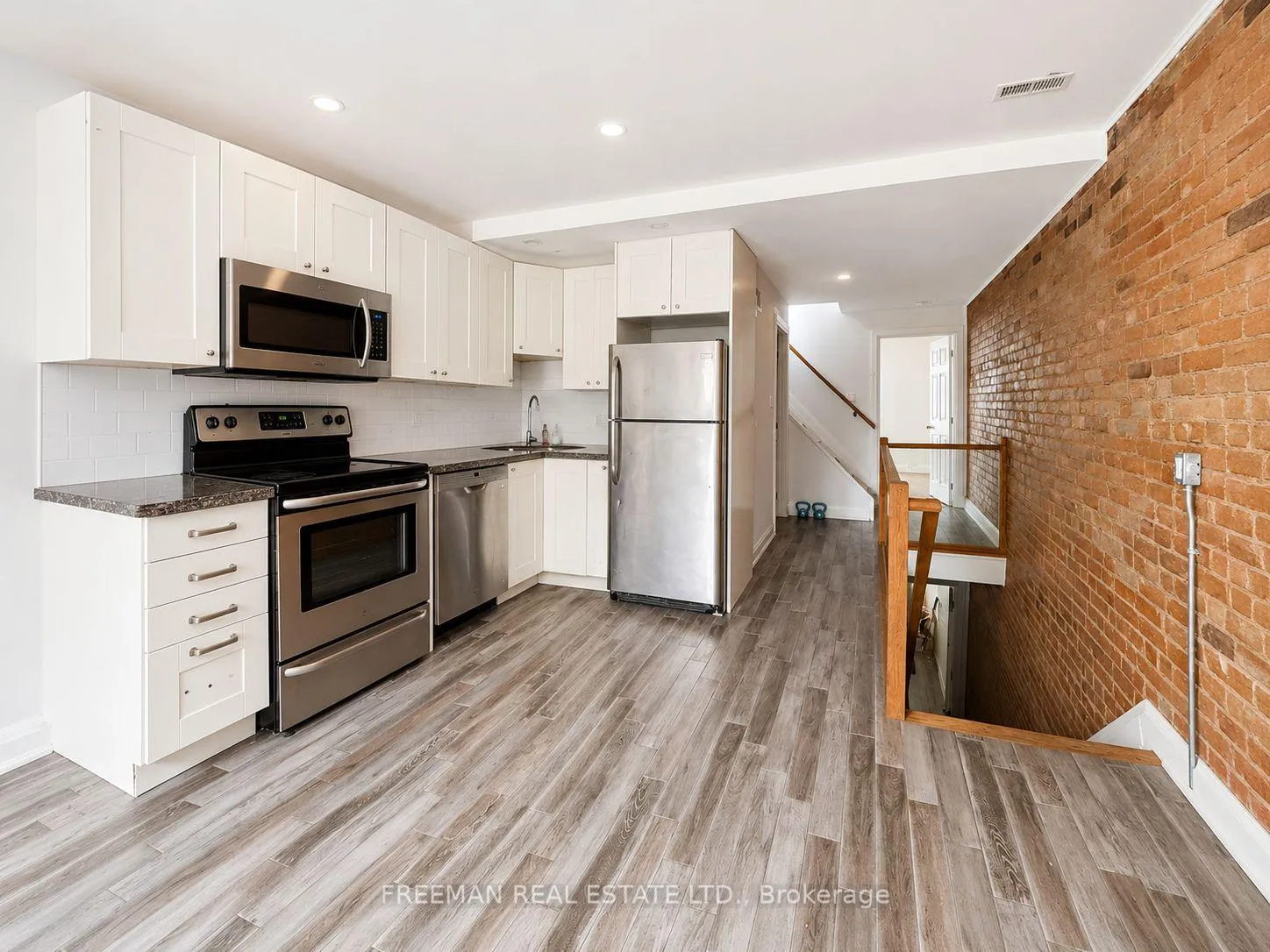 Photo 5 of Unit Upper, 342 Howland Avenue, Toronto, The Annex — HOMEH