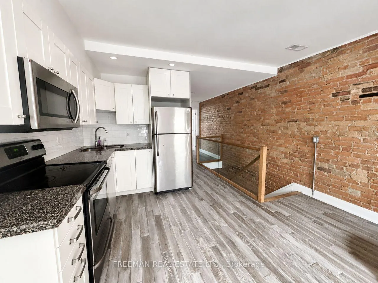 Photo 6 of Unit Upper, 342 Howland Avenue, Toronto, The Annex — HOMEH