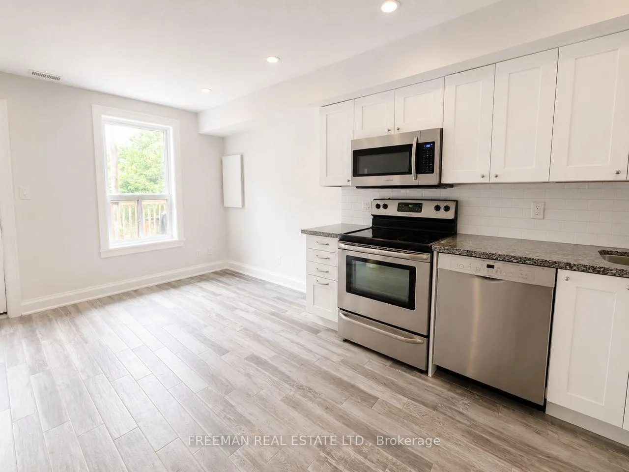 Photo 7 of Unit Upper, 342 Howland Avenue, Toronto, The Annex — HOMEH