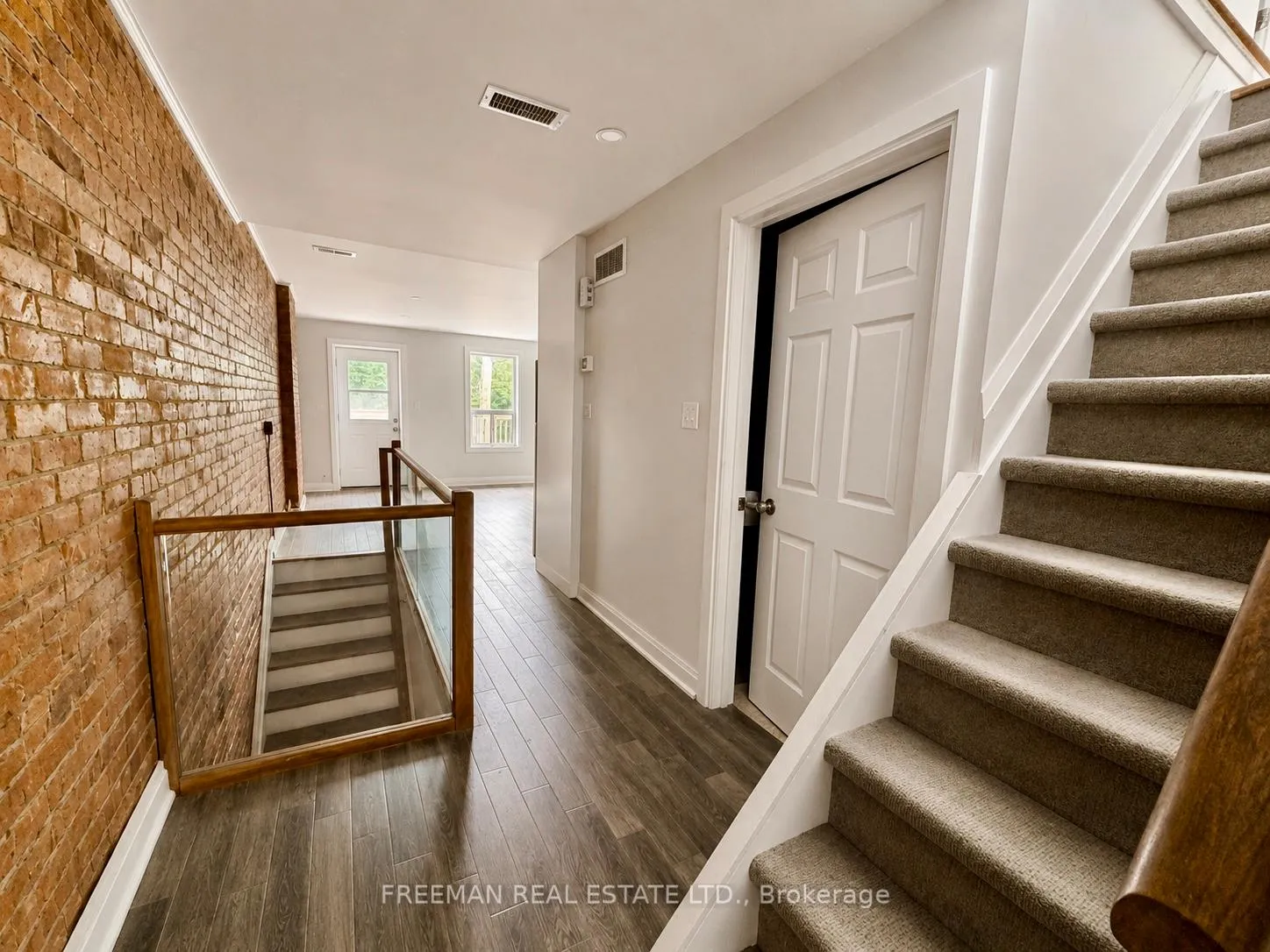 Photo 10 of Unit Upper, 342 Howland Avenue, Toronto, The Annex — HOMEH