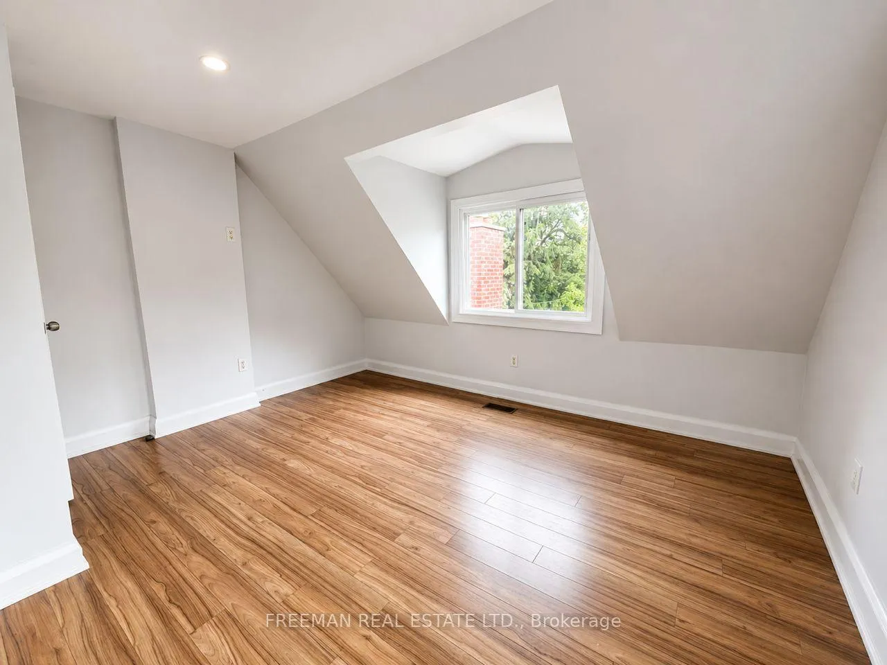 Photo 11 of Unit Upper, 342 Howland Avenue, Toronto, The Annex — HOMEH