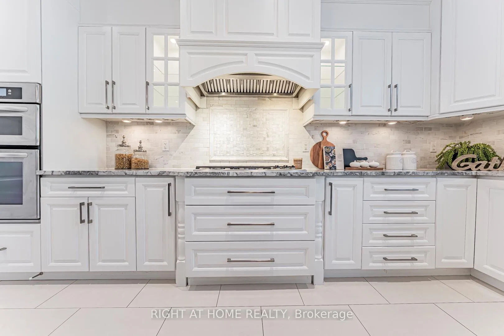 Photo 16 of 222 Mcwilliams Crescent, Oakville, Glenorchy — HOMEH
