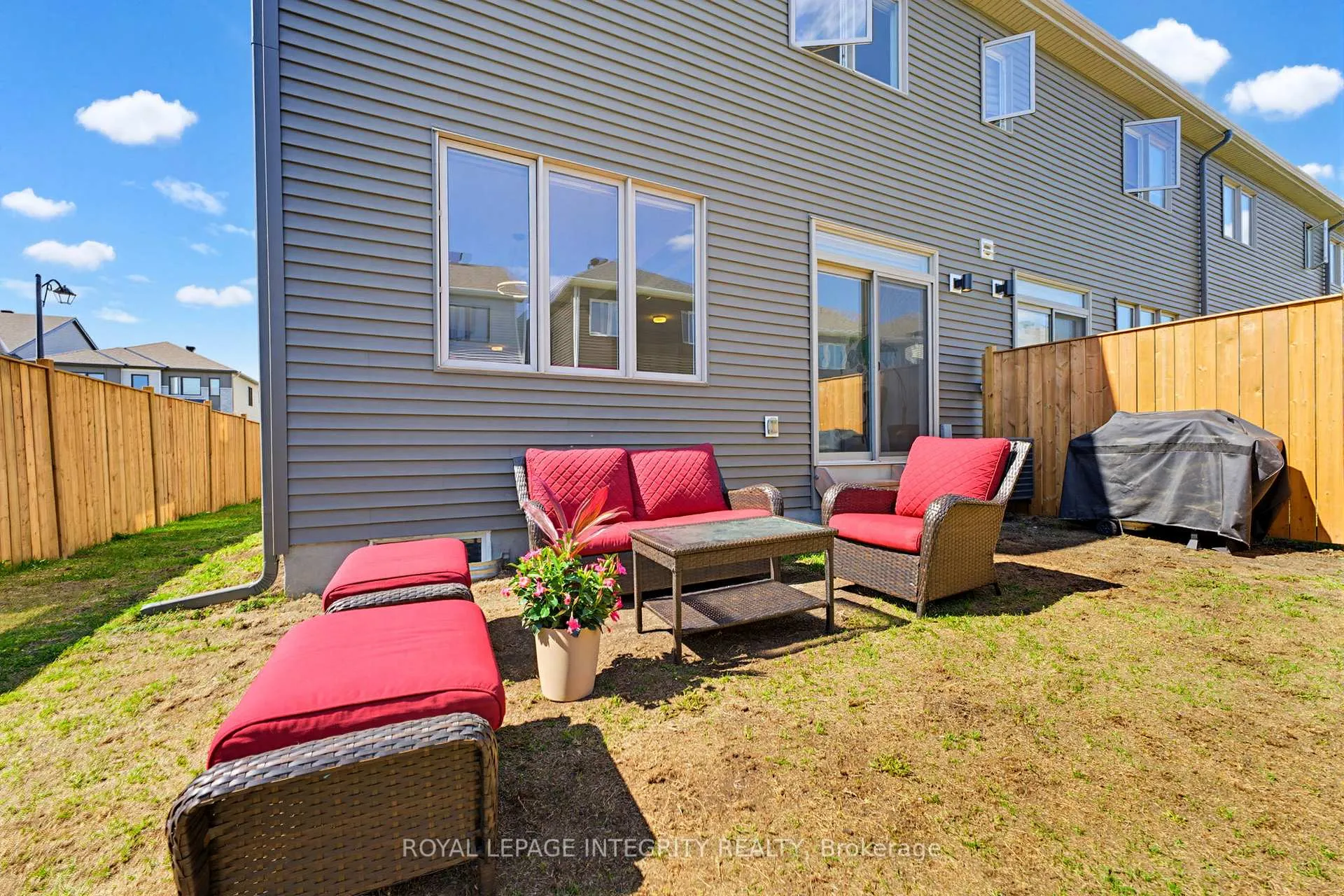 Photo 23 of 149 Yearling Circle, Ottawa, Goulbourn Twp From Franktown Rd/South To Rideau — HOMEH