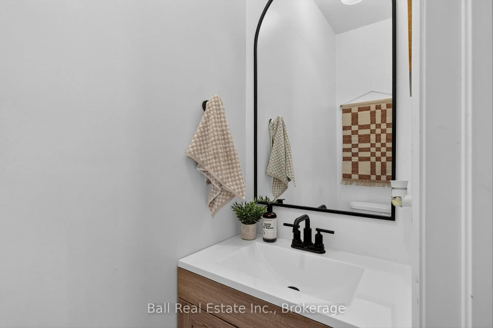 Photo 20 of 244 Lorne Court, Selwyn — HOMEH