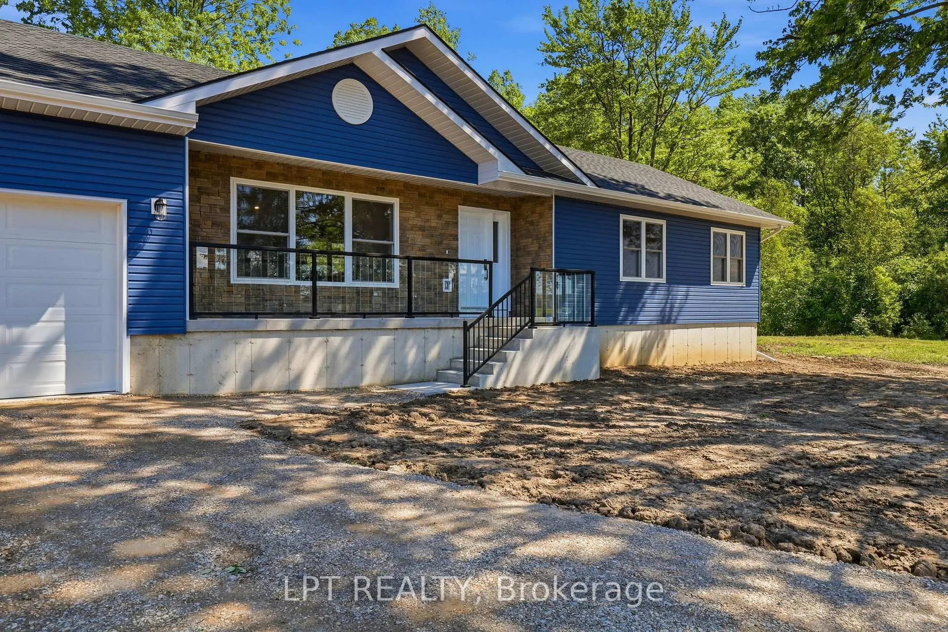 Photo 5 of 2523 Trillium Drive, Southwest Middlesex, Rural Southwest Middlesex — HOMEH