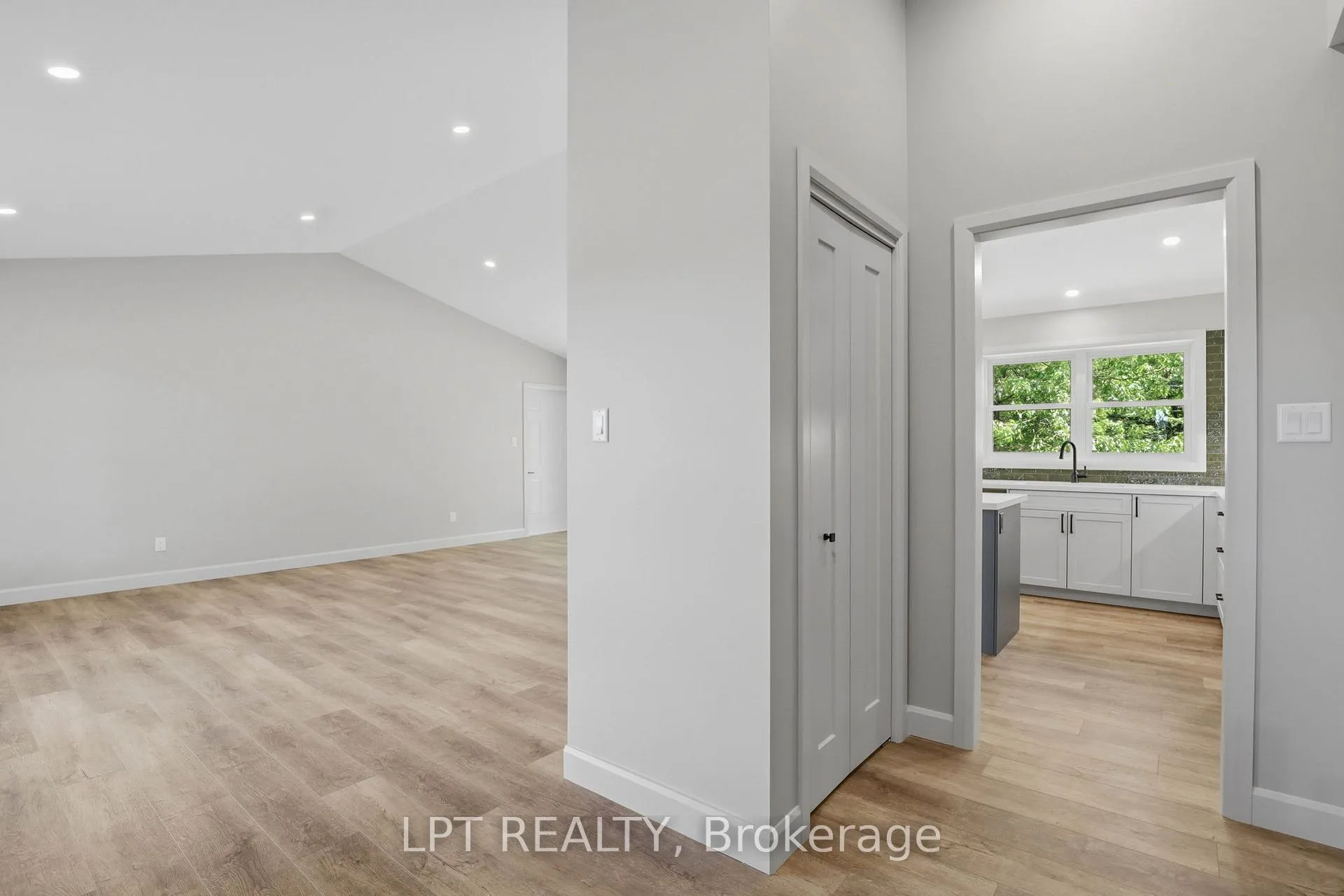 Photo 10 of 2523 Trillium Drive, Southwest Middlesex, Rural Southwest Middlesex — HOMEH