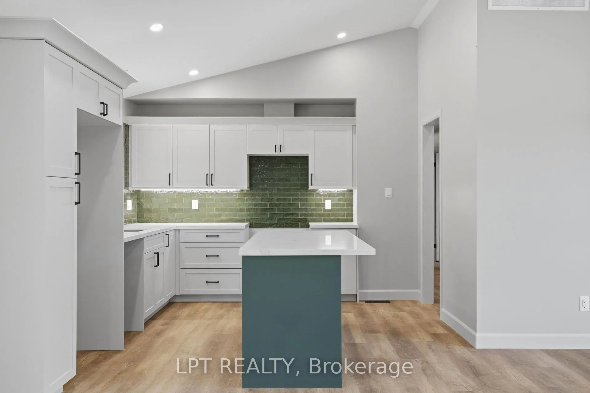 Photo 15 of 2523 Trillium Drive, Southwest Middlesex, Rural Southwest Middlesex — HOMEH