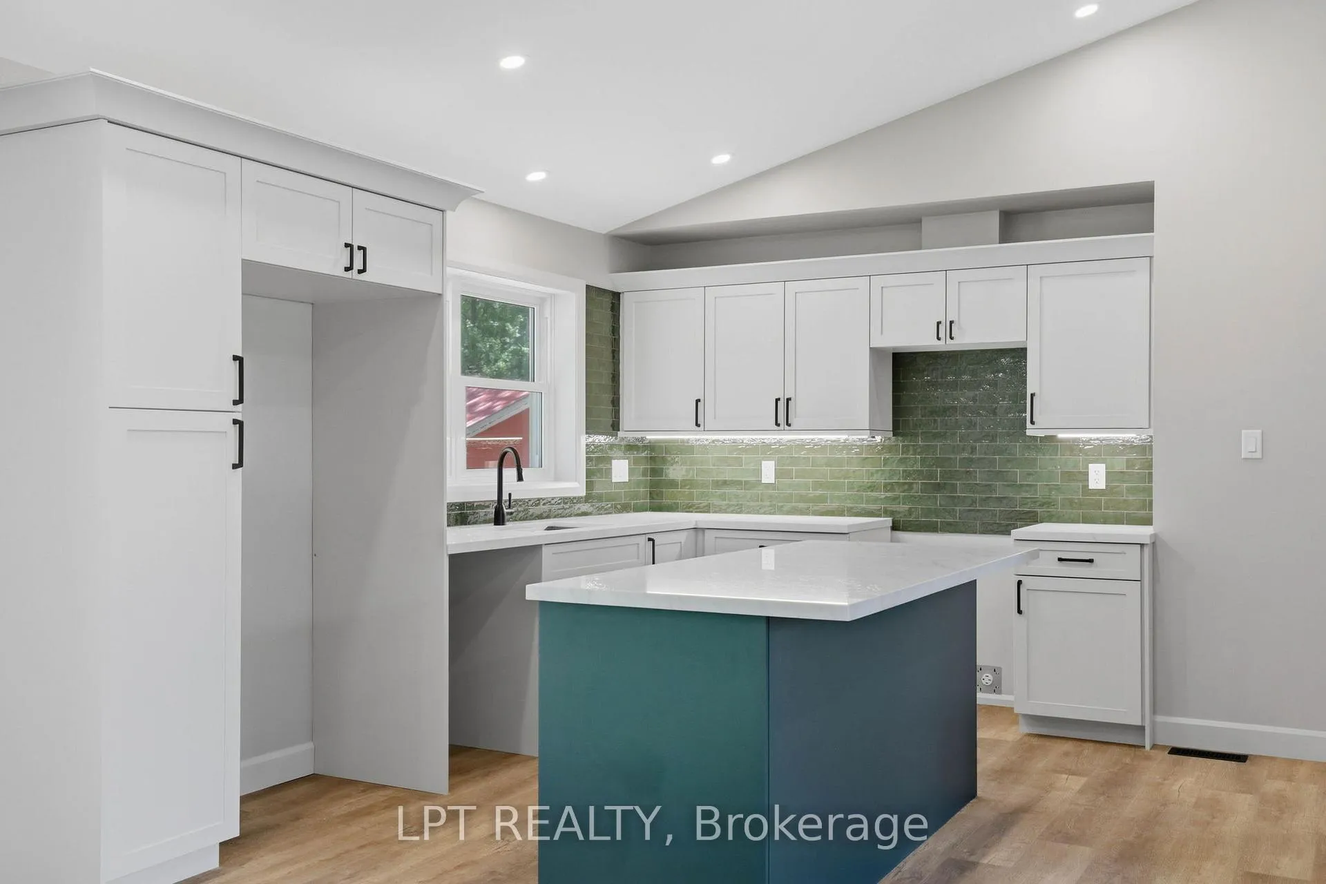 Photo 16 of 2523 Trillium Drive, Southwest Middlesex, Rural Southwest Middlesex — HOMEH