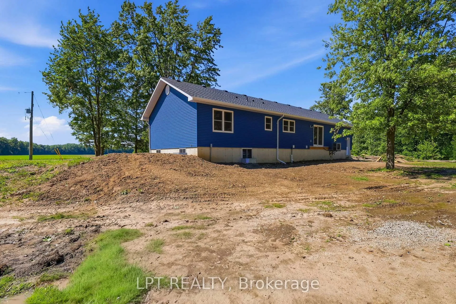 Photo 40 of 2523 Trillium Drive, Southwest Middlesex, Rural Southwest Middlesex — HOMEH