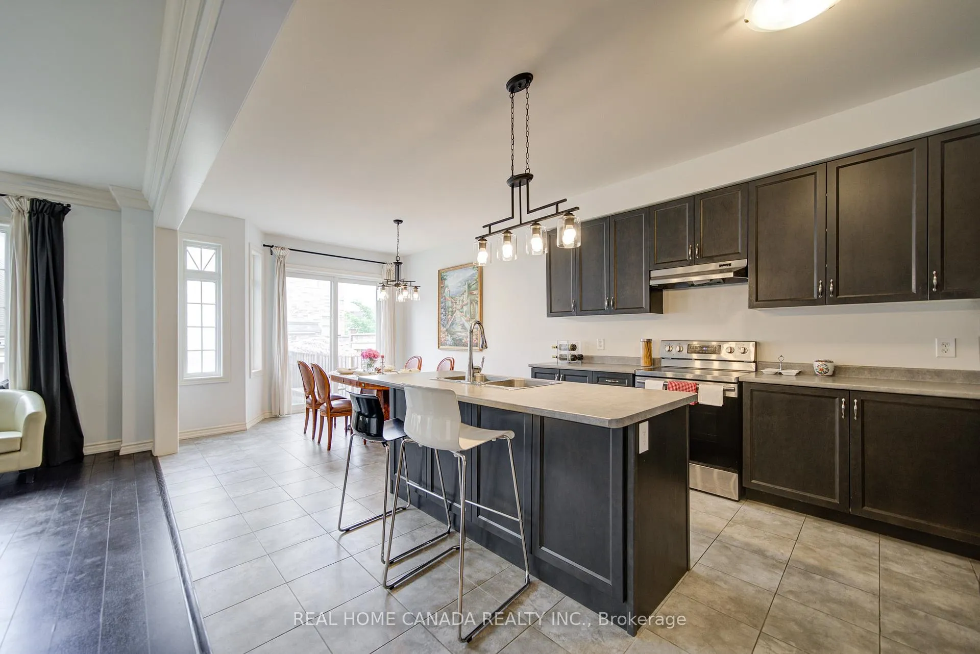 Photo 12 of 1491 Chretien Street, Milton, Ford — HOMEH