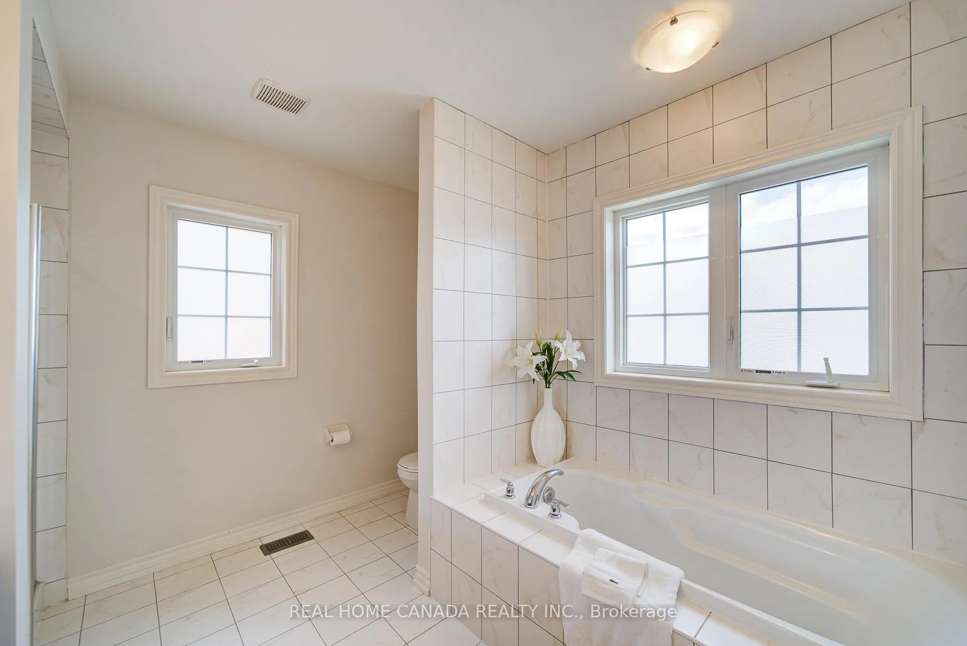 Photo 32 of 1491 Chretien Street, Milton, Ford — HOMEH