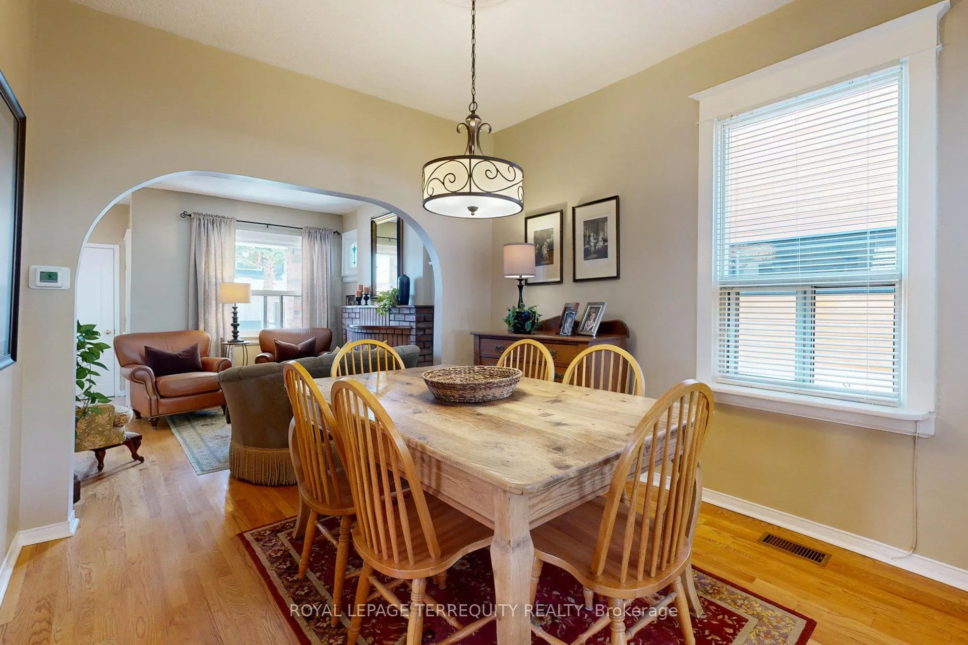 Photo 4 of 92 Eileen Avenue, Toronto, Rockcliffe-Smythe — HOMEH