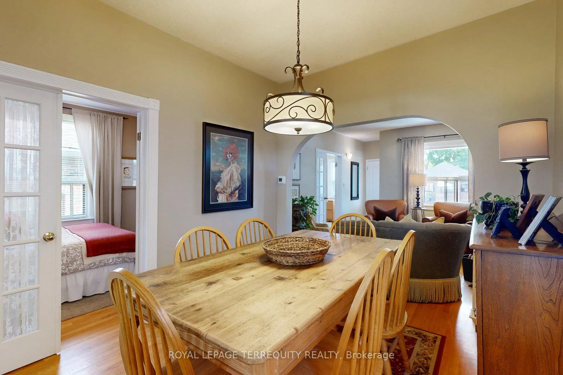 Photo 6 of 92 Eileen Avenue, Toronto, Rockcliffe-Smythe — HOMEH