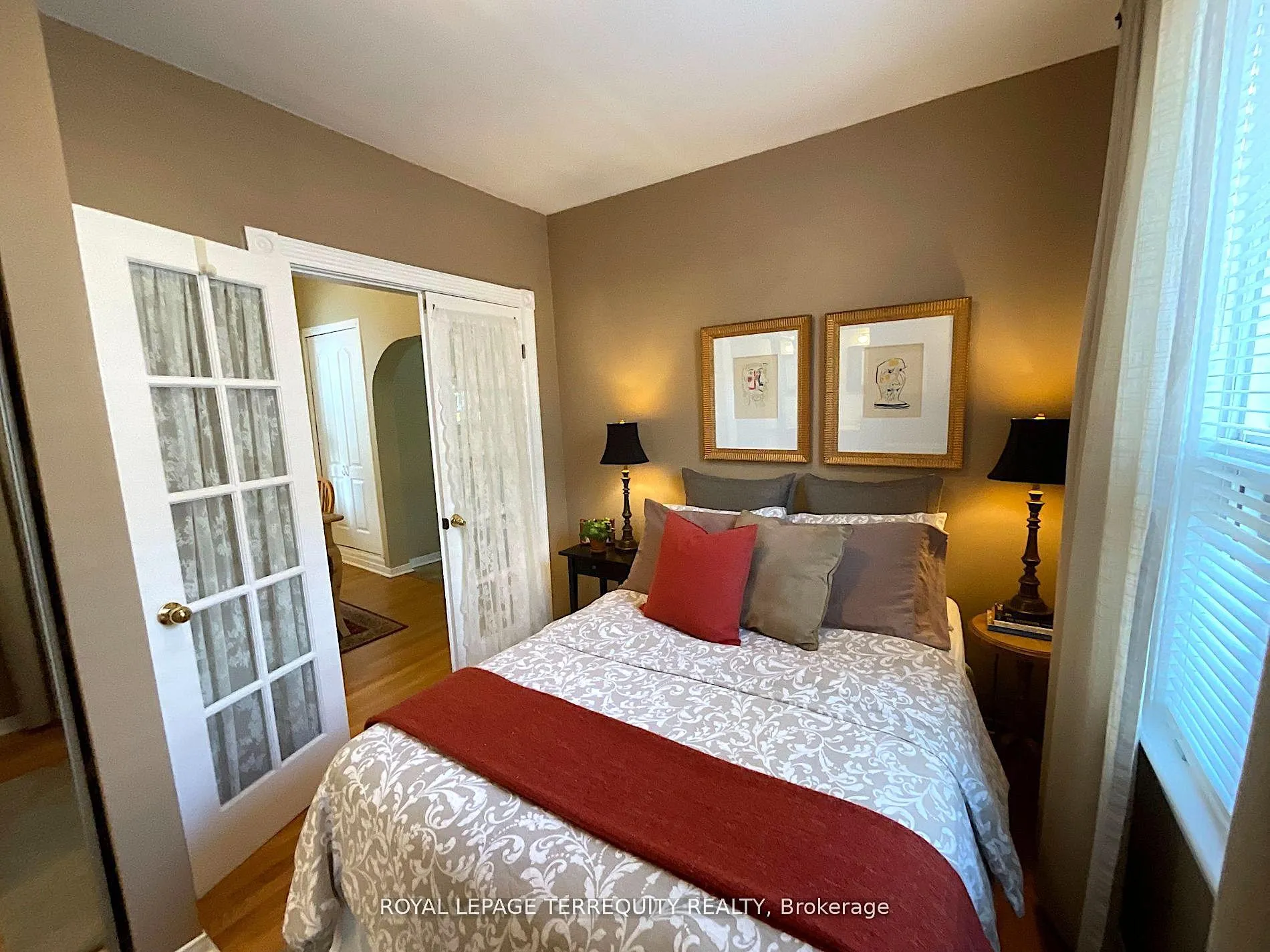 Photo 7 of 92 Eileen Avenue, Toronto, Rockcliffe-Smythe — HOMEH