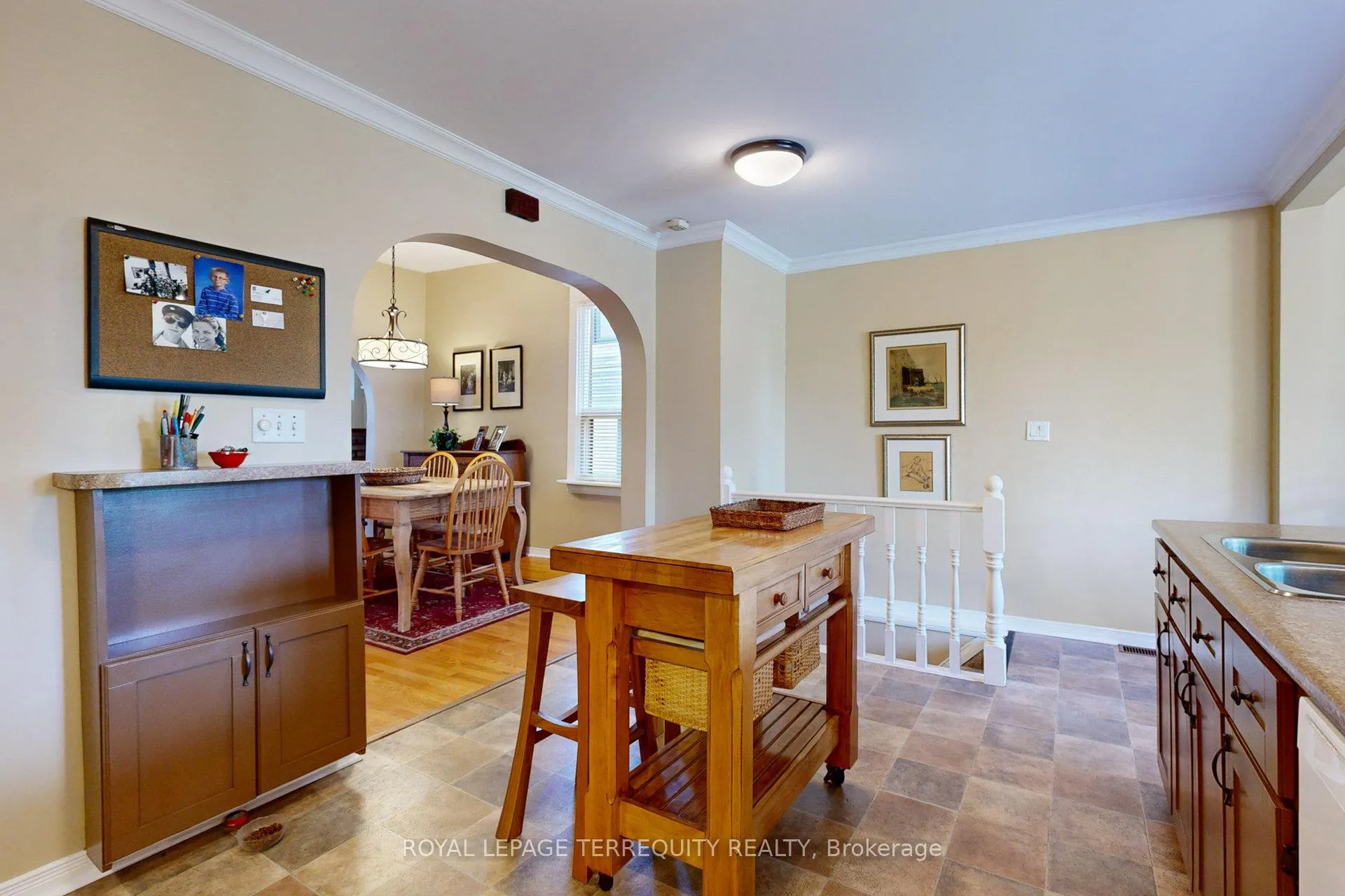 Photo 13 of 92 Eileen Avenue, Toronto, Rockcliffe-Smythe — HOMEH