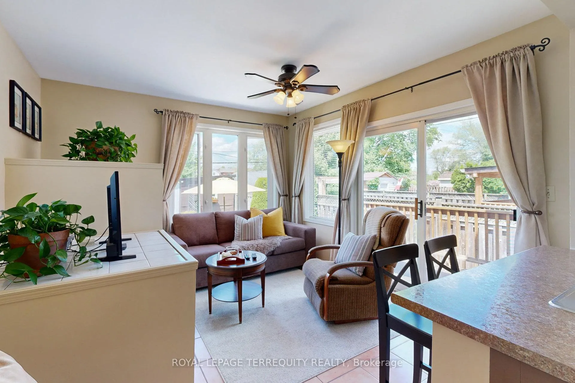 Photo 15 of 92 Eileen Avenue, Toronto, Rockcliffe-Smythe — HOMEH