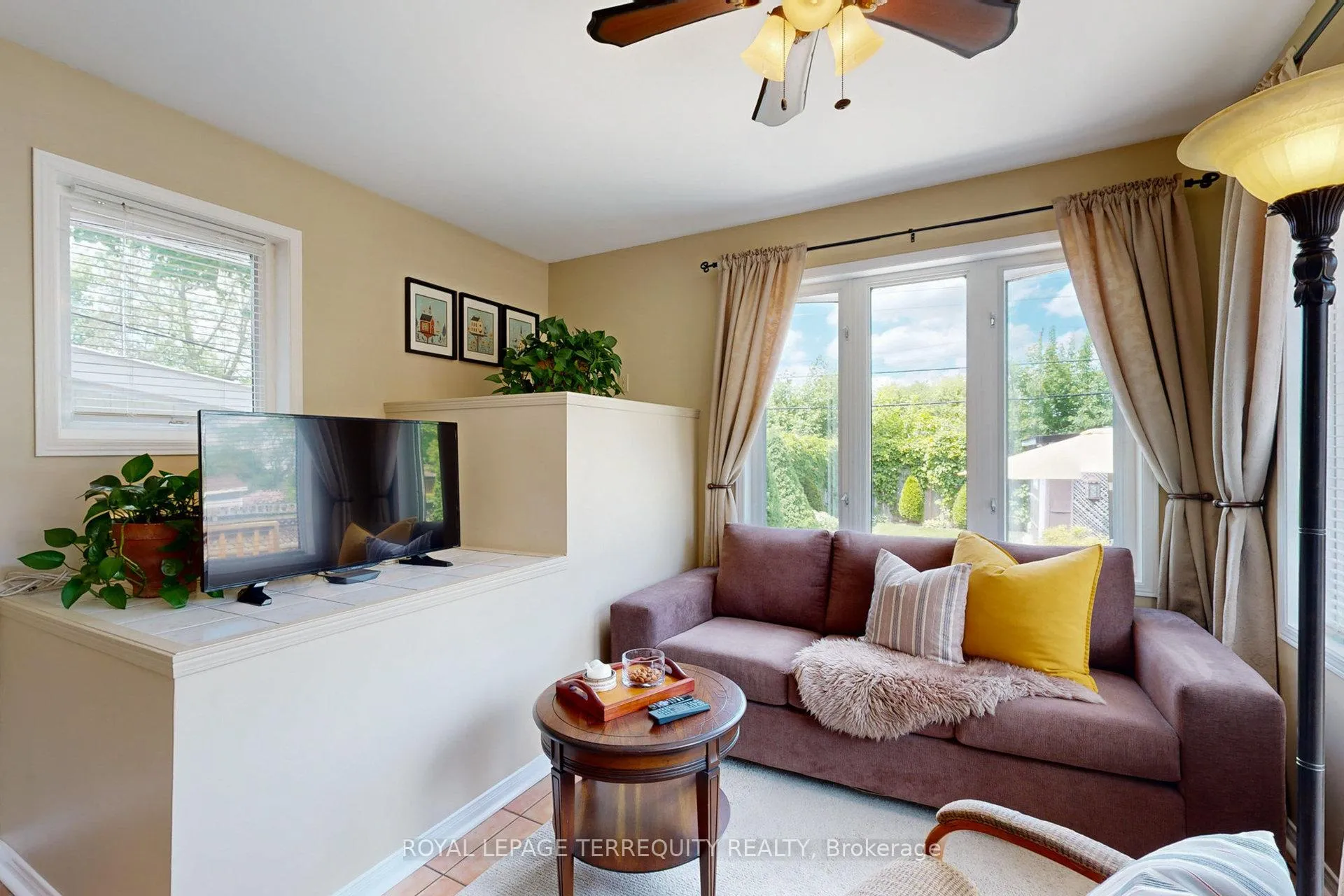 Photo 16 of 92 Eileen Avenue, Toronto, Rockcliffe-Smythe — HOMEH
