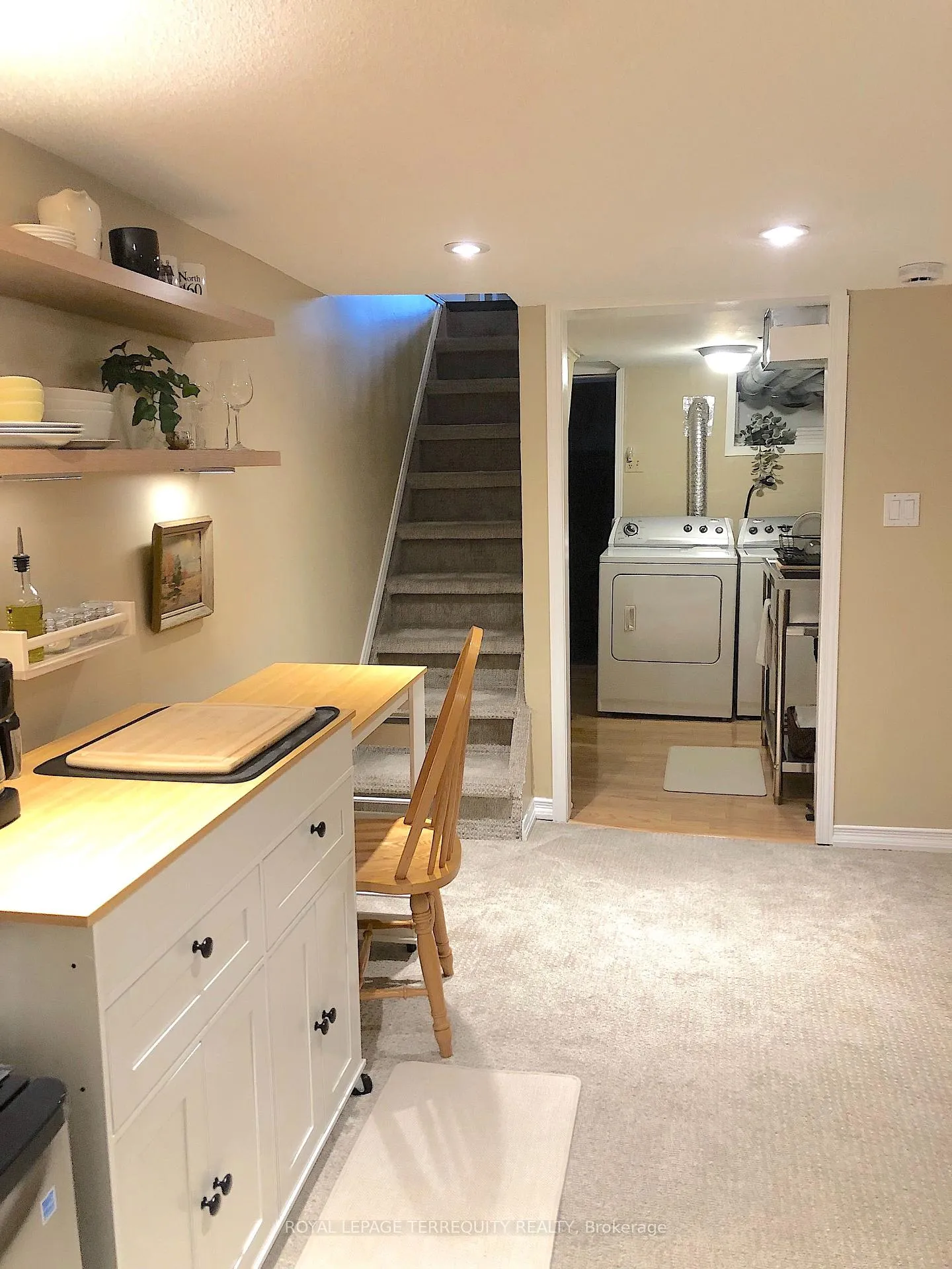 Photo 18 of 92 Eileen Avenue, Toronto, Rockcliffe-Smythe — HOMEH