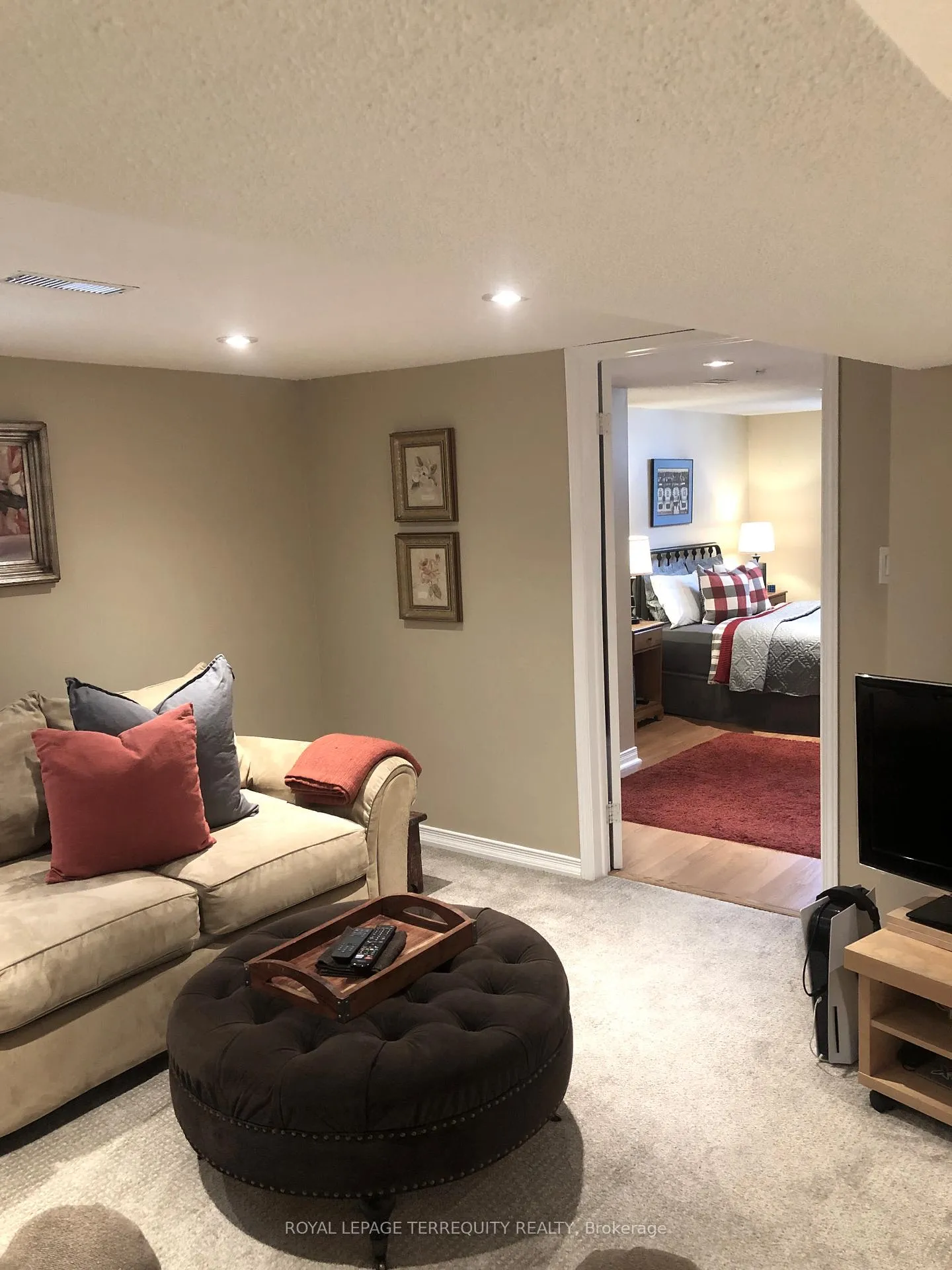 Photo 24 of 92 Eileen Avenue, Toronto, Rockcliffe-Smythe — HOMEH