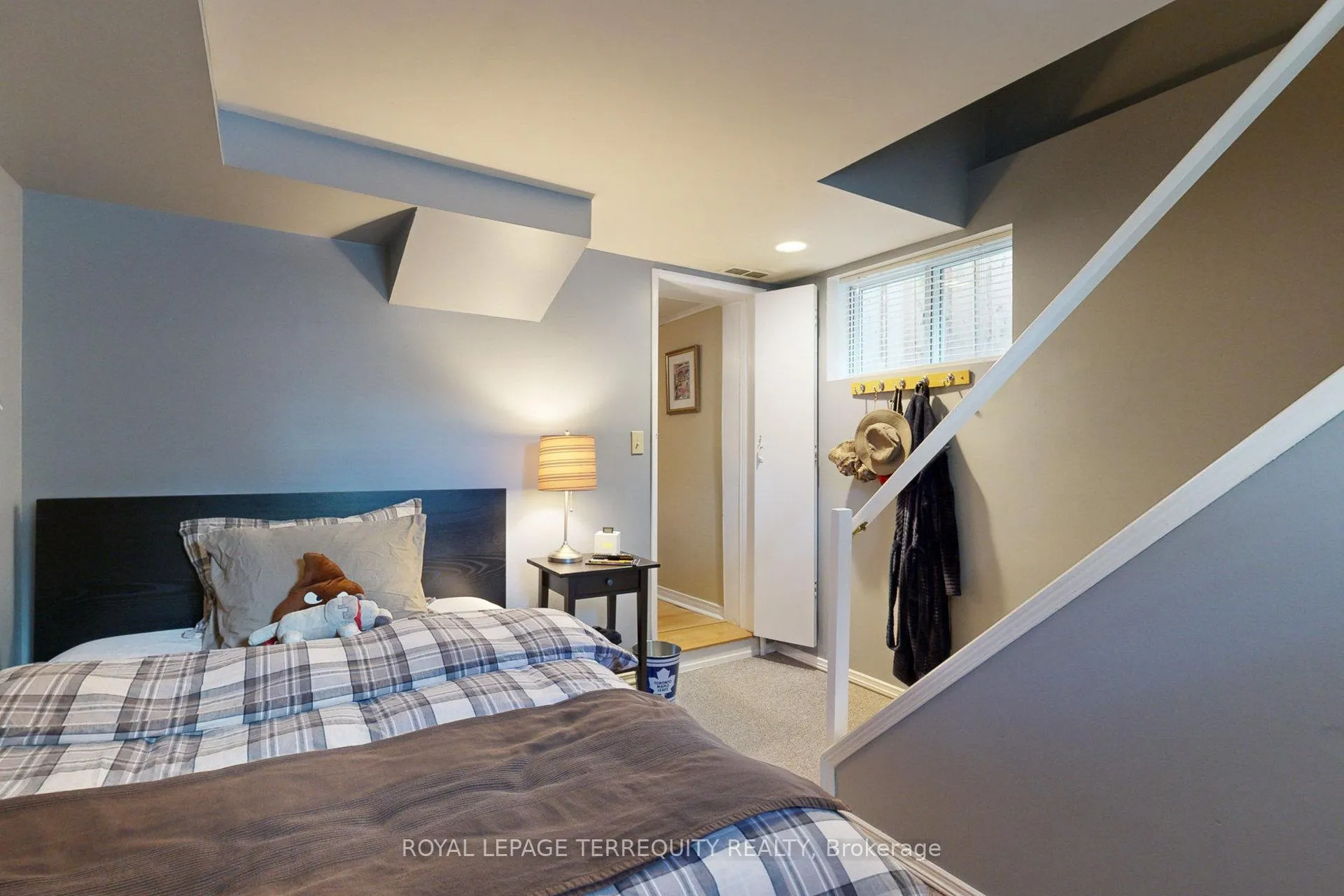 Photo 29 of 92 Eileen Avenue, Toronto, Rockcliffe-Smythe — HOMEH
