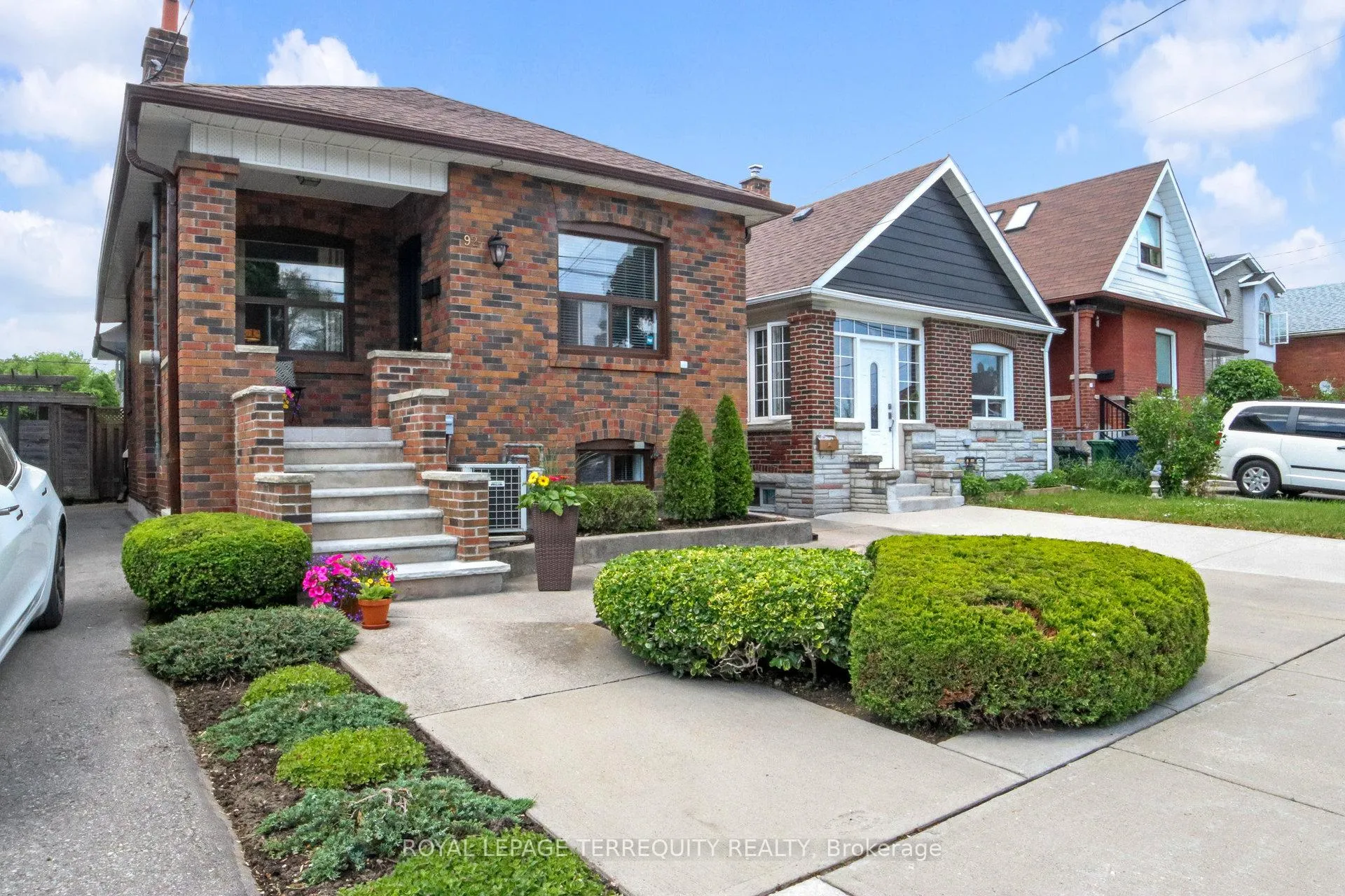 Photo 30 of 92 Eileen Avenue, Toronto, Rockcliffe-Smythe — HOMEH