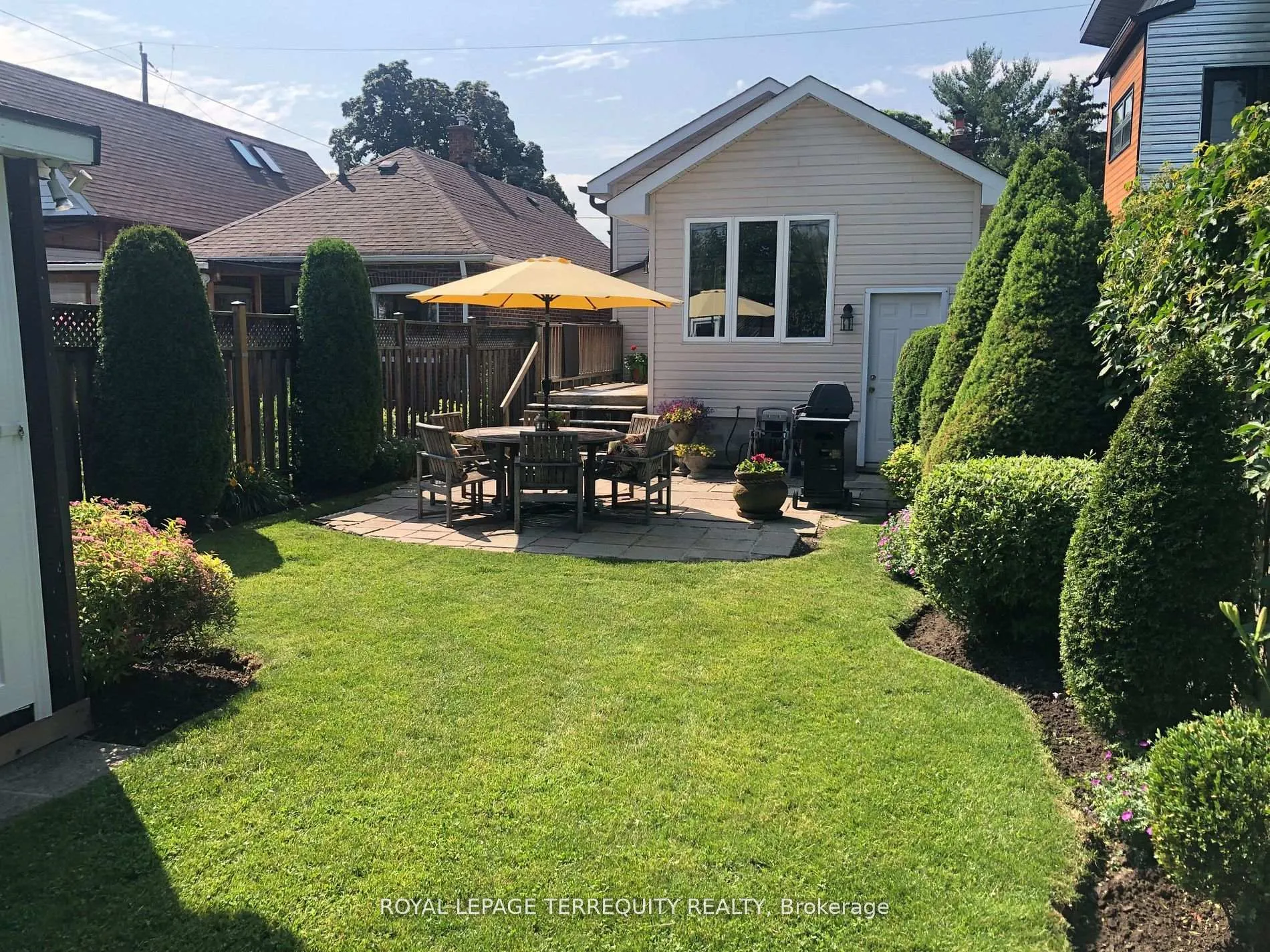Photo 34 of 92 Eileen Avenue, Toronto, Rockcliffe-Smythe — HOMEH