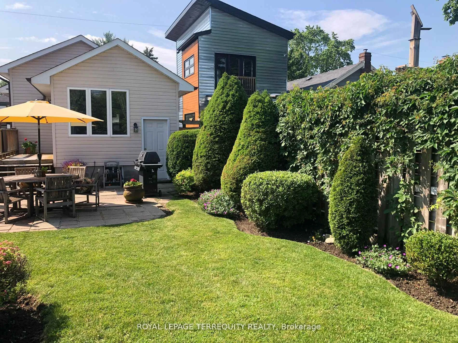 Photo 35 of 92 Eileen Avenue, Toronto, Rockcliffe-Smythe — HOMEH