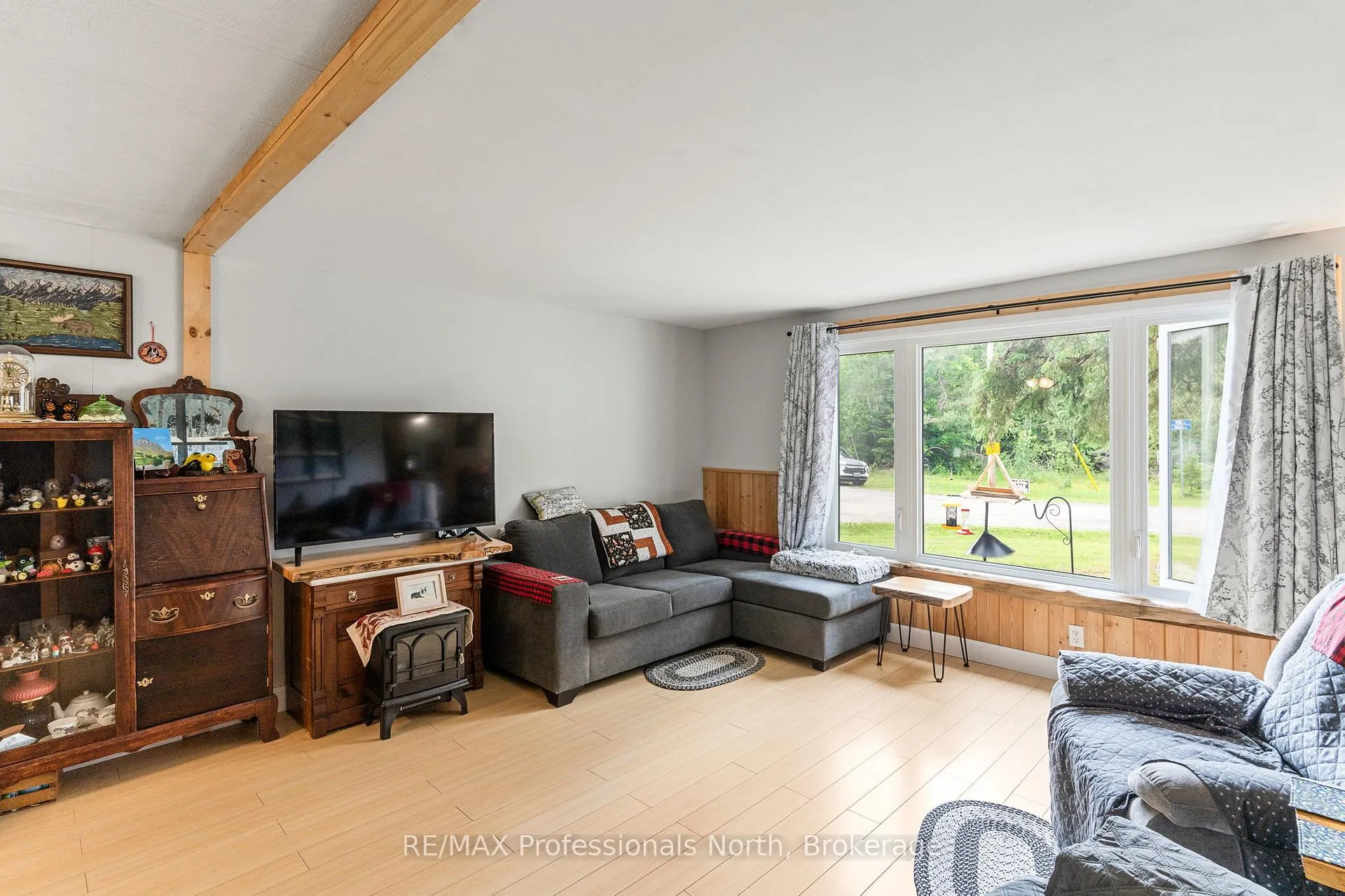 Photo 19 of 1077 Eighth Lane, Minden Hills, Lutterworth — HOMEH