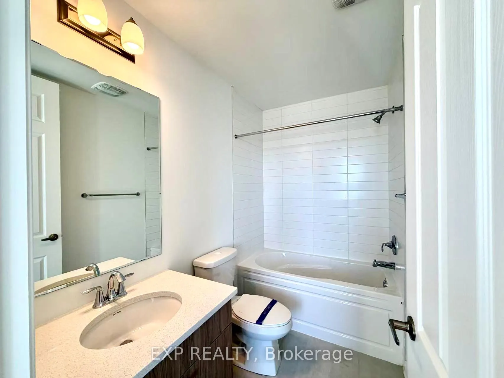 Photo 4 of 391 Stony Hill Boulevard, Markham, Rural Markham — HOMEH
