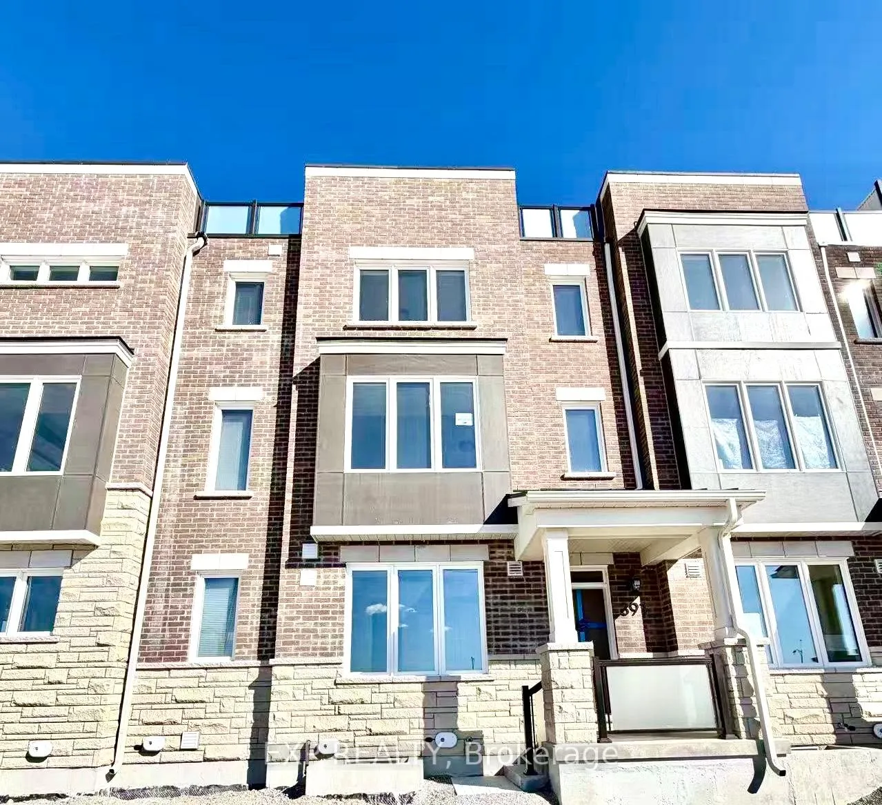 Photo 5 of 391 Stony Hill Boulevard, Markham, Rural Markham — HOMEH