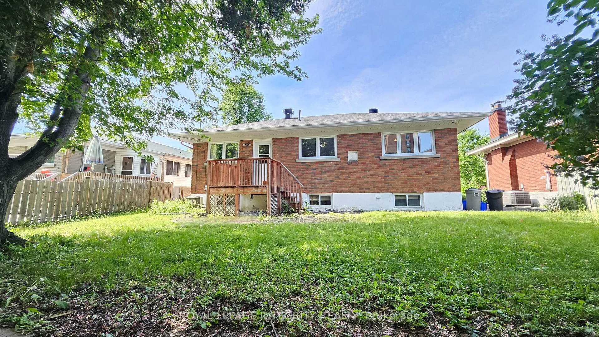 Photo 3 of 1764 Gage Crescent, Ottawa, Bel Air Heights — HOMEH
