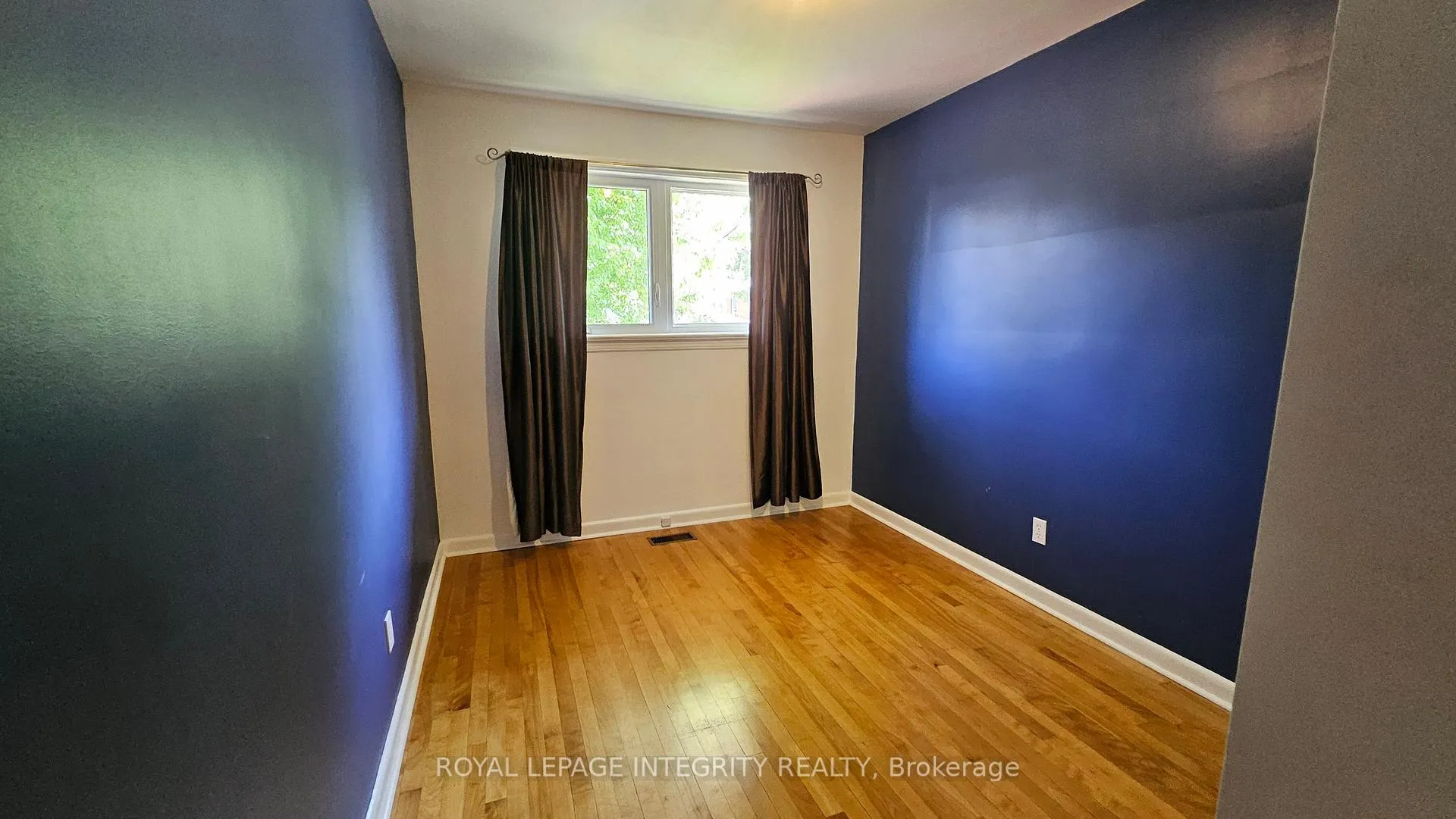 Photo 13 of 1764 Gage Crescent, Ottawa, Bel Air Heights — HOMEH