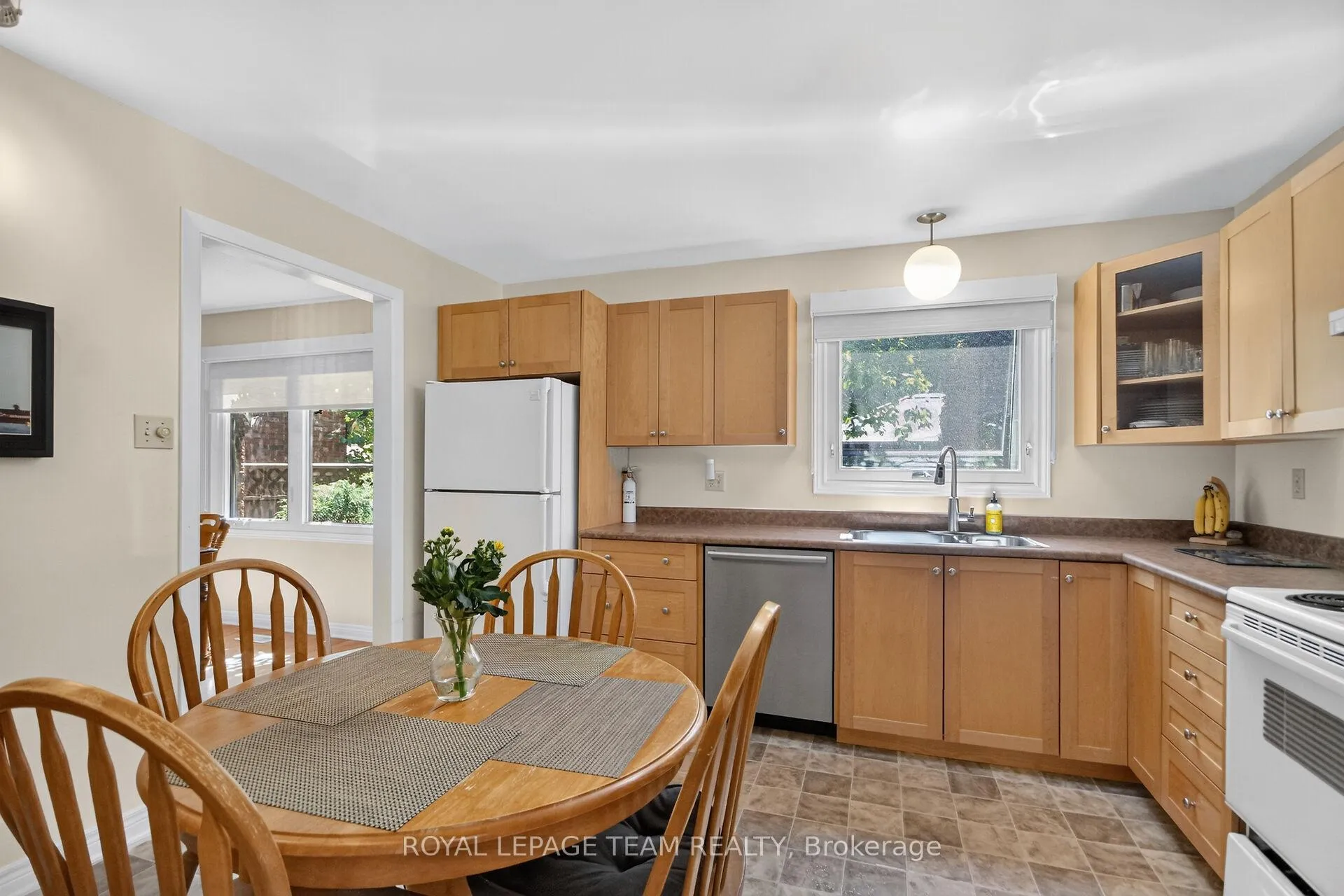 Photo 11 of 3 Haywood Crescent, Ottawa, Kanata - Katimavik — HOMEH
