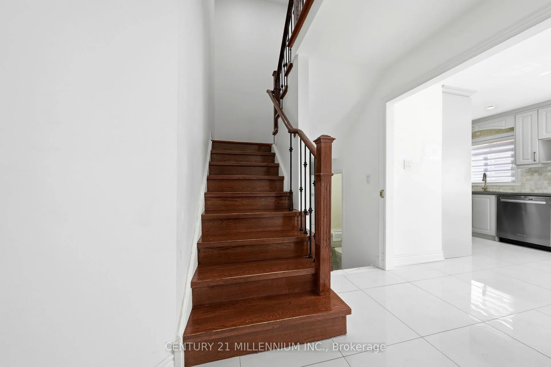 Photo 11 of 23 Elk Street, Brampton, Sandringham-Wellington — HOMEH