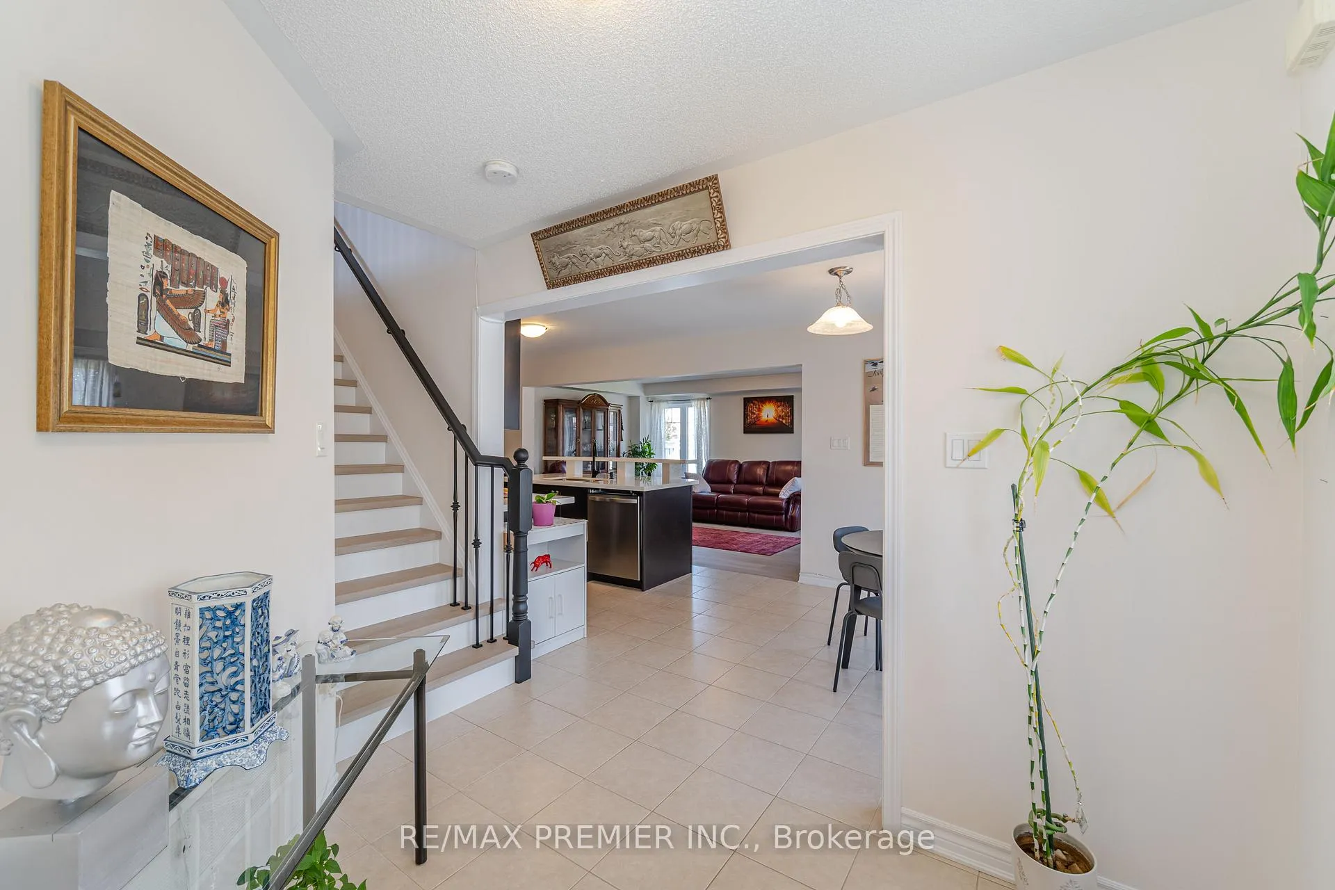 Photo 7 of 2 Tribune Drive, Brampton, Northwest Brampton — HOMEH