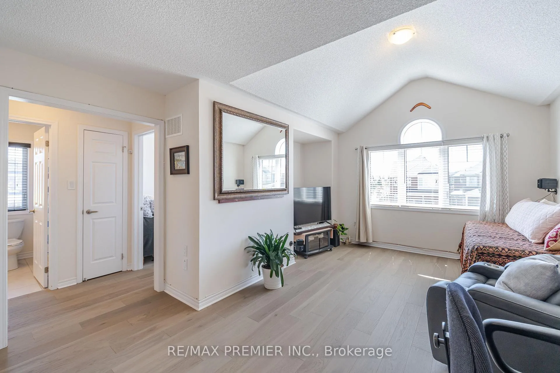 Photo 22 of 2 Tribune Drive, Brampton, Northwest Brampton — HOMEH