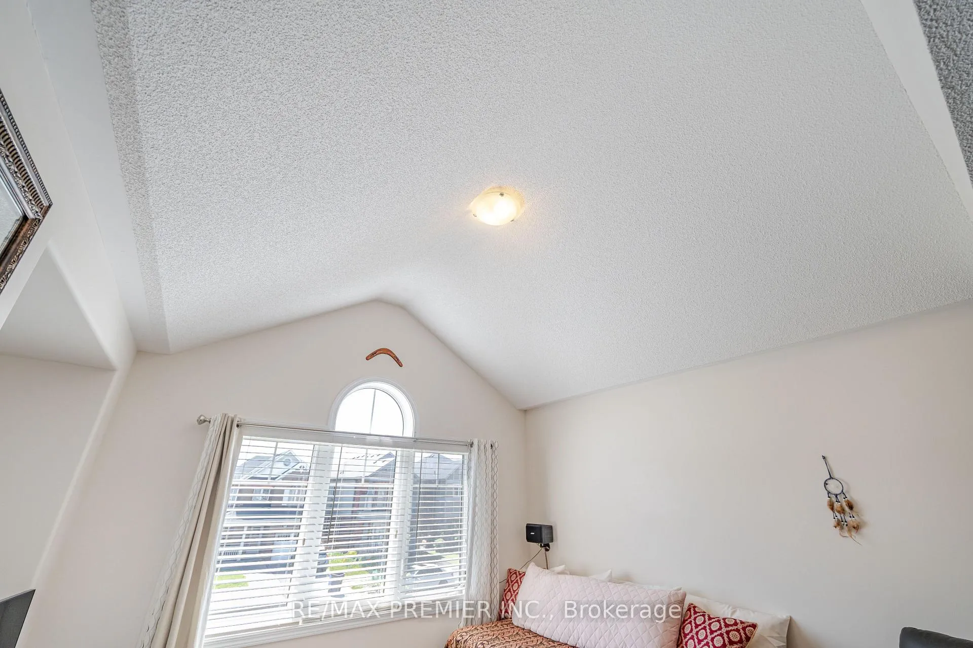 Photo 24 of 2 Tribune Drive, Brampton, Northwest Brampton — HOMEH